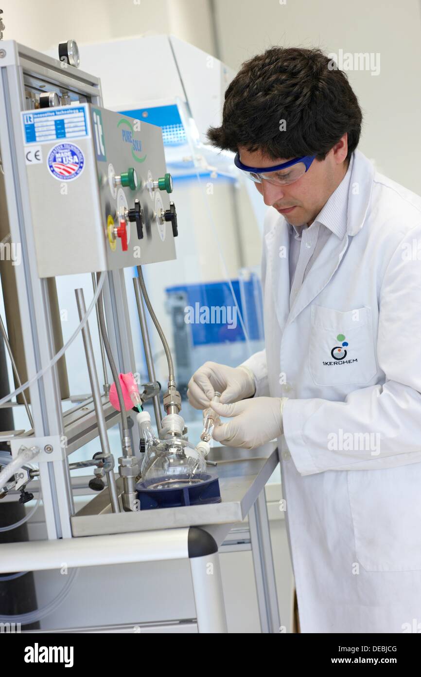 Dry distillation to produce dry solvents, synthesis lab, IkerChem