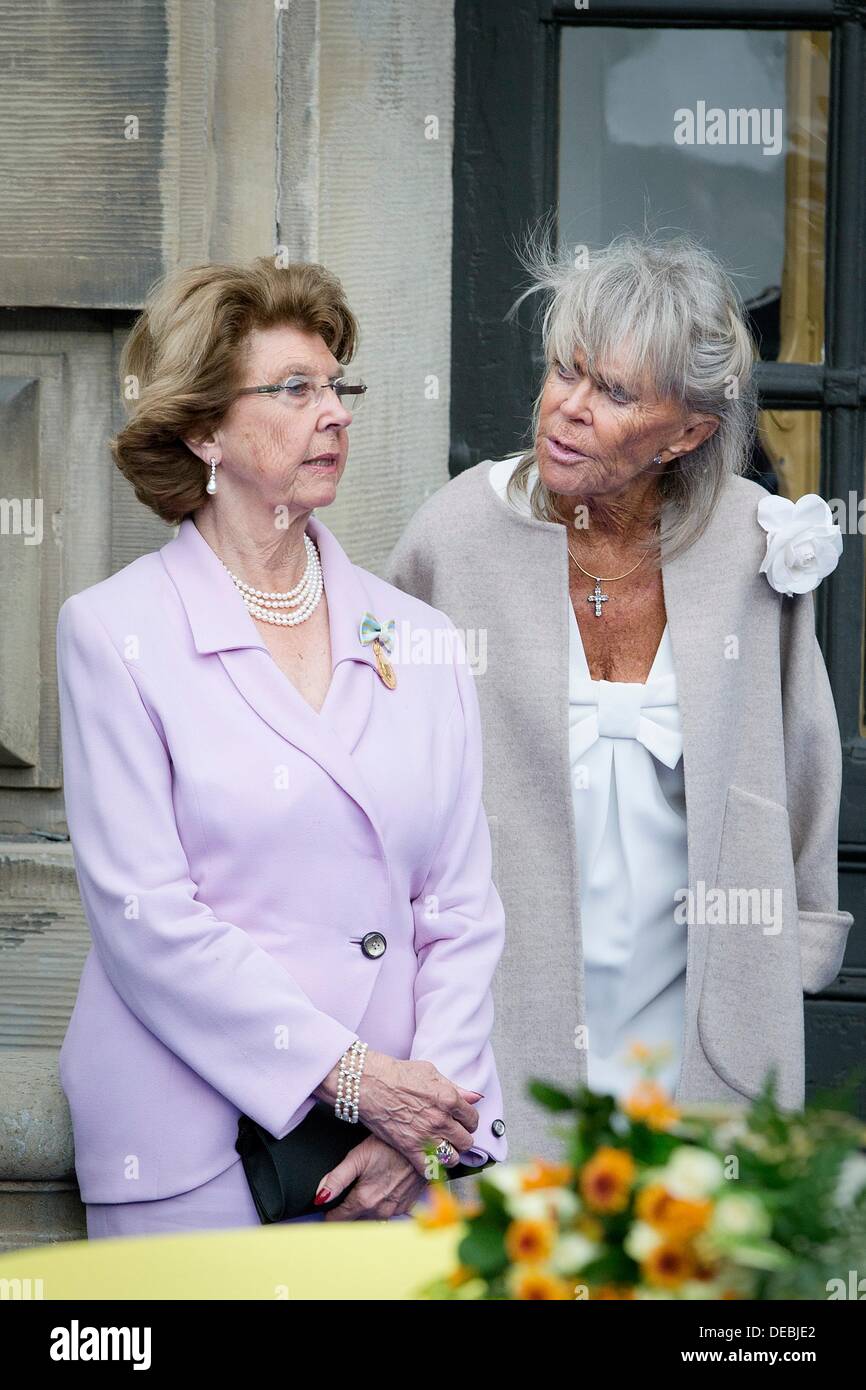 Stockholm, Sweden. 15th Sep, 2013. Princess Désirée and Princess Birgitta attend the opening of the dance celebration from the city of Stockholm in connection with King Carl Gustaf's 40th jubilee at the inner courtyard of the Royal Palace in Stockholm, Sweden, 15 September 2013. Photo: Patrick van Katwijk/dpa/Alamy Live News Stock Photo