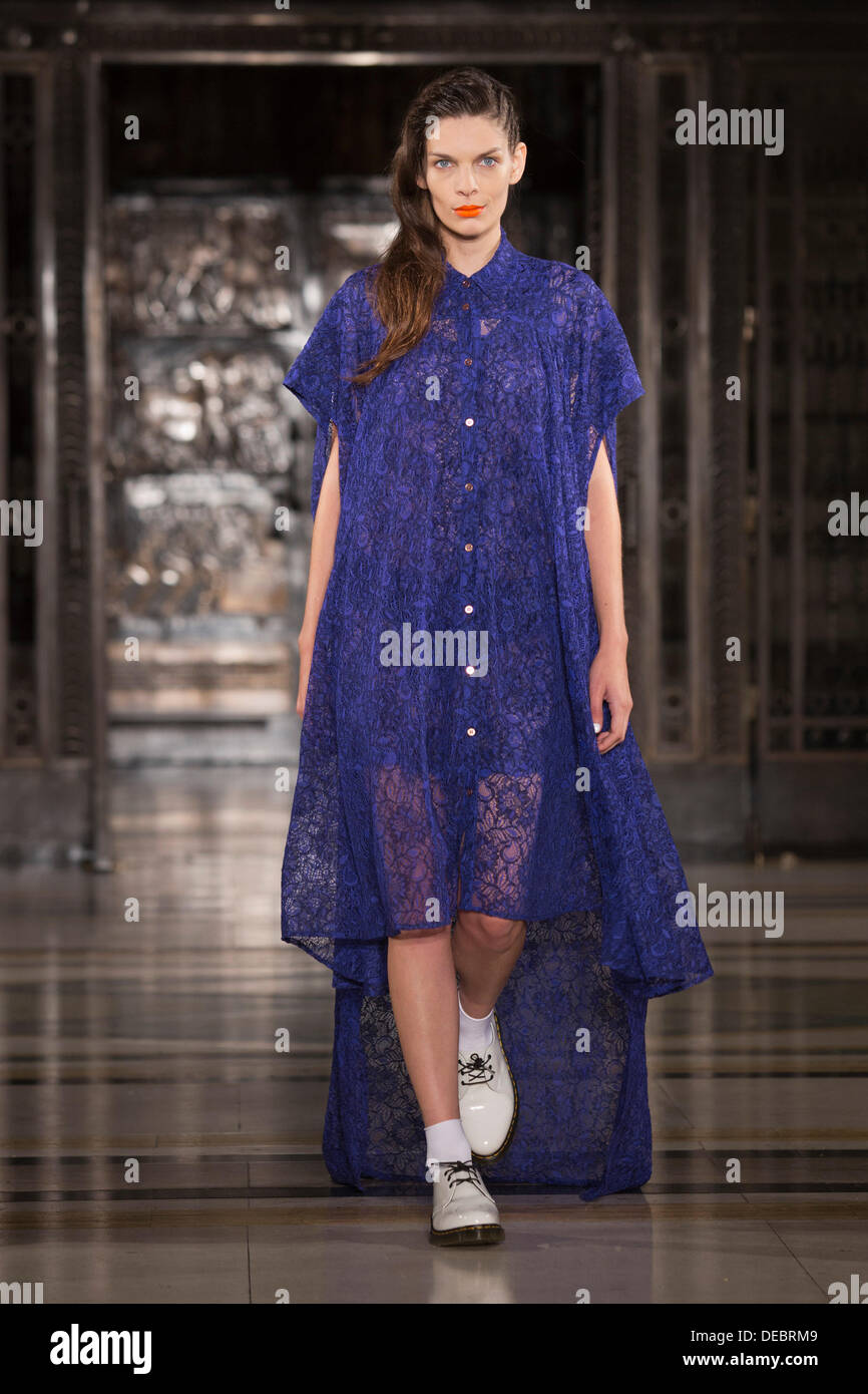 London, UK. 16th Sept, 2013. A model walks the runway at the Tabernacle Twins off-schedule fashion show during London Fashion Week at Fashion Scout/Freemason's Hall. Photo: CatwalkFashion/Alamy Live News Stock Photo