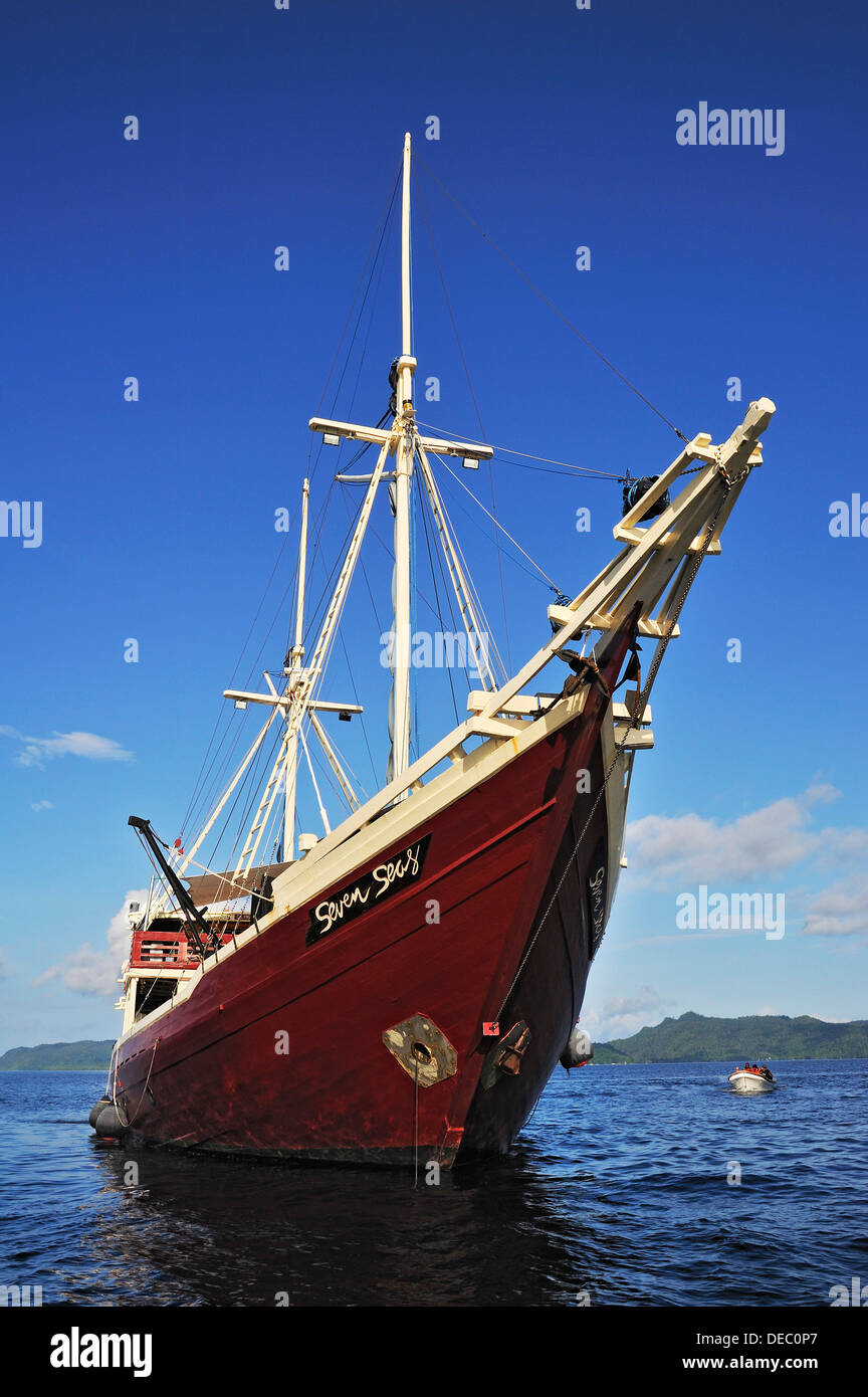 Buginese schooner, diving ship, Seven-Seas-Liveaboard, Raja Ampat, West Papua, Indonesia Stock Photo