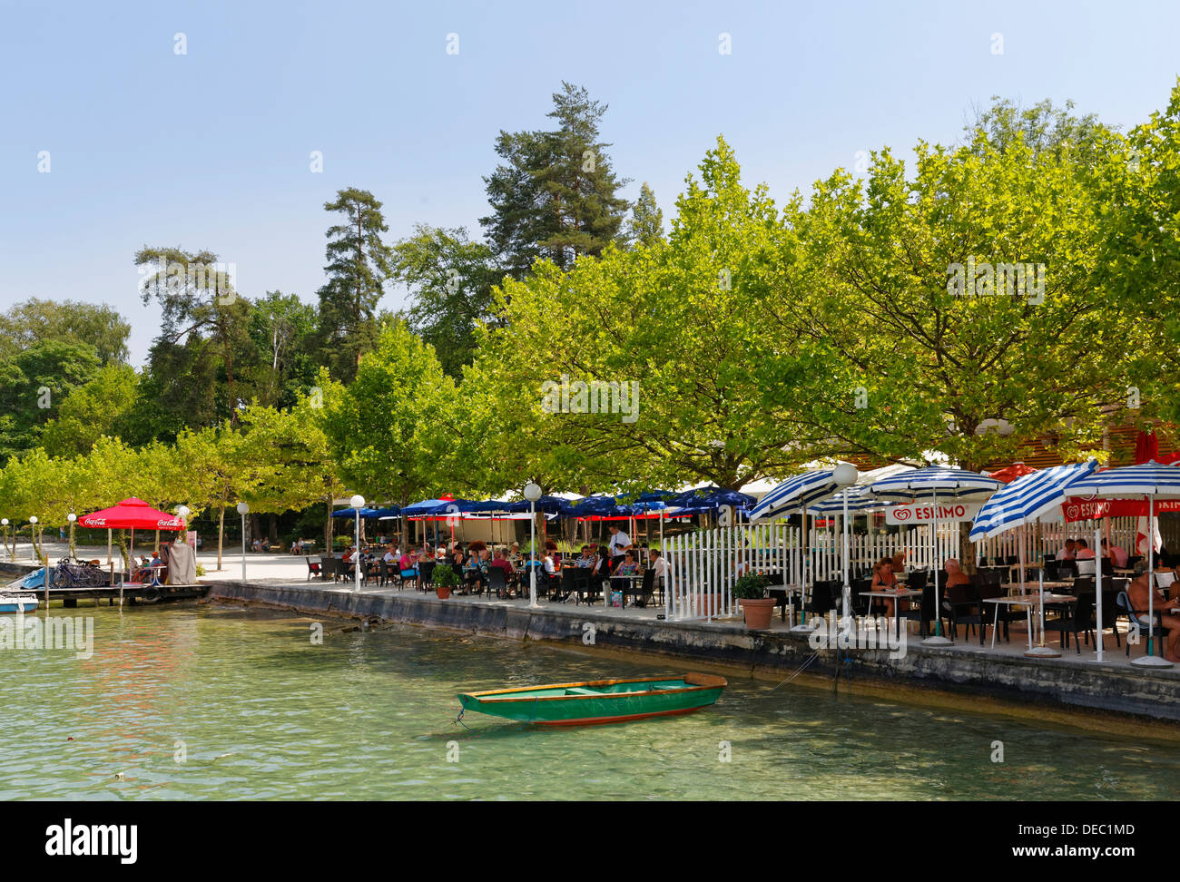 Restaurant on the bathing promenade of Lake Woerthersee, Pörtschach am Wörther See, Carinthia, Austria Stock Photo