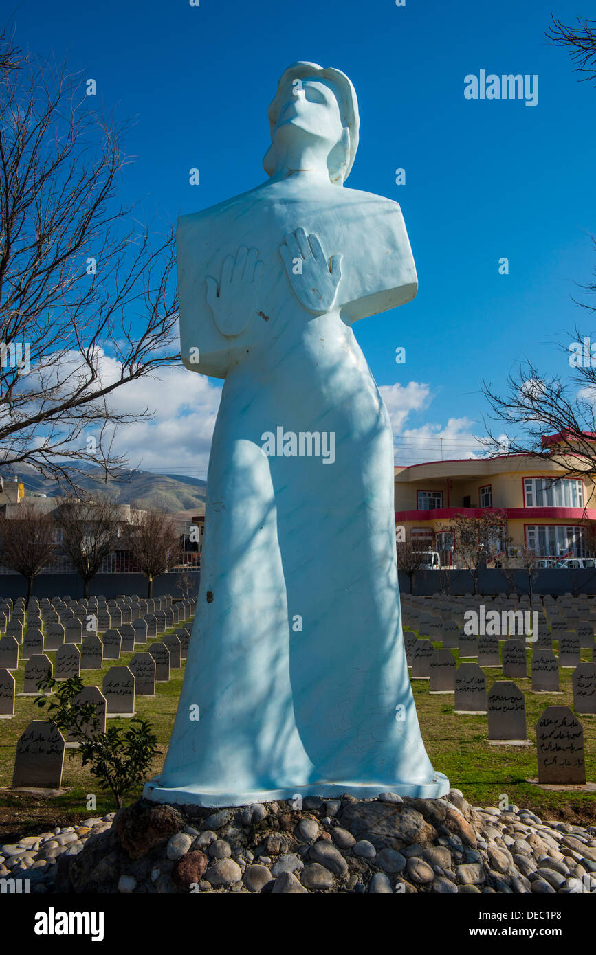 Statue, Halabja cemetery, Halabja, Iraqi Kurdistan, Iraq Stock Photo