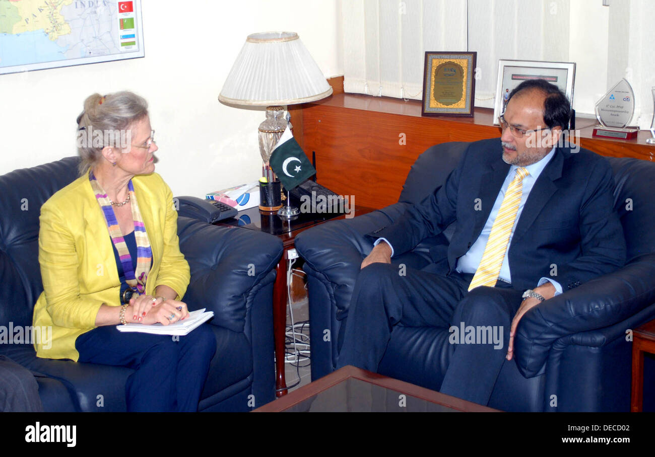 Pakistan Raphael Islamabad, Pakistan. 16th Sep, 2013. Handout image by PID us ambassador ...