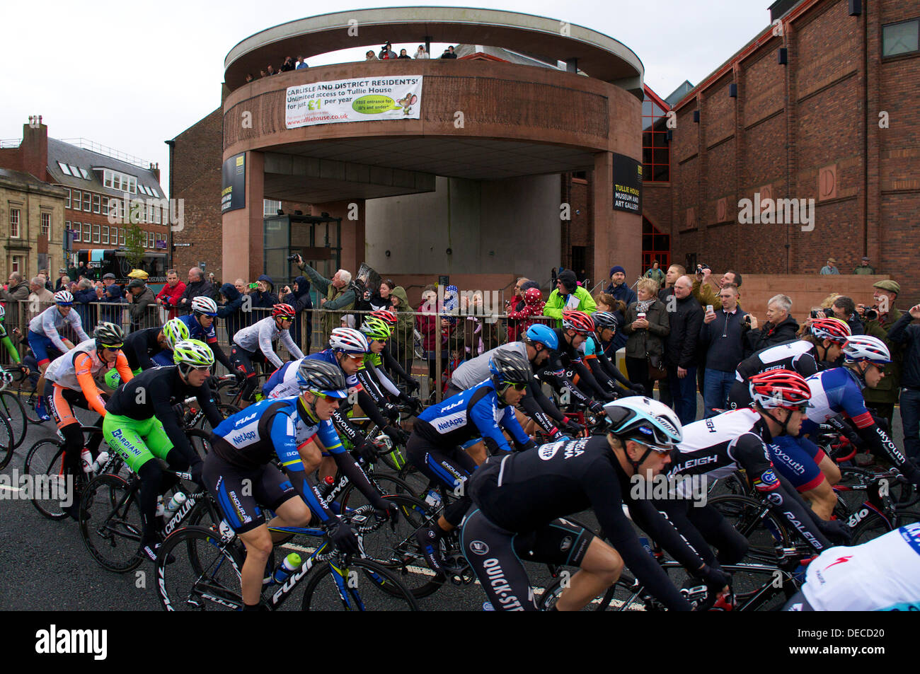 Carlisle, UK. 16th Sep, 2013. The Tour of Britain cycle race starts in Carlisle with weather conditions of rain and high winds. Credit:  Andrew Findlay/Alamy Live News Stock Photo