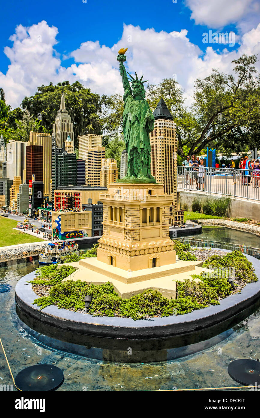 置物 KITH NY TO THE WORLD Statue of Liberty 51LVfHCpqZL._UF894,1000_QL80_.jpg