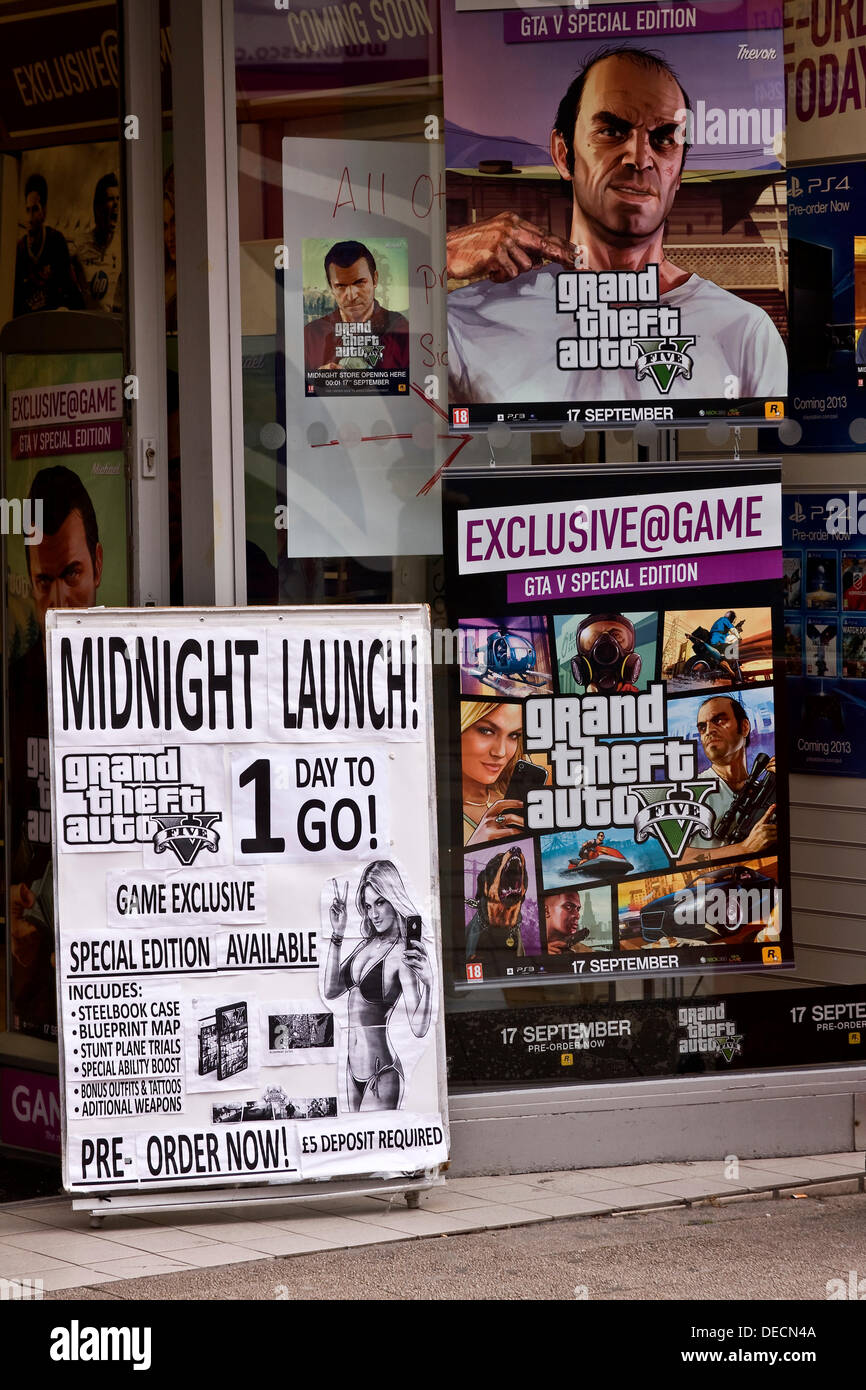 Dundee; Scotland; UK.; 16th September; 2013.; With one day to go the Game Store advertises the Launch of the Grand Theft Auto 5 game for Xbox 360 ,Playstation and PS3 on September 17th 2013. Credit:  Dundee Photographics / Alamy Live News. Stock Photo