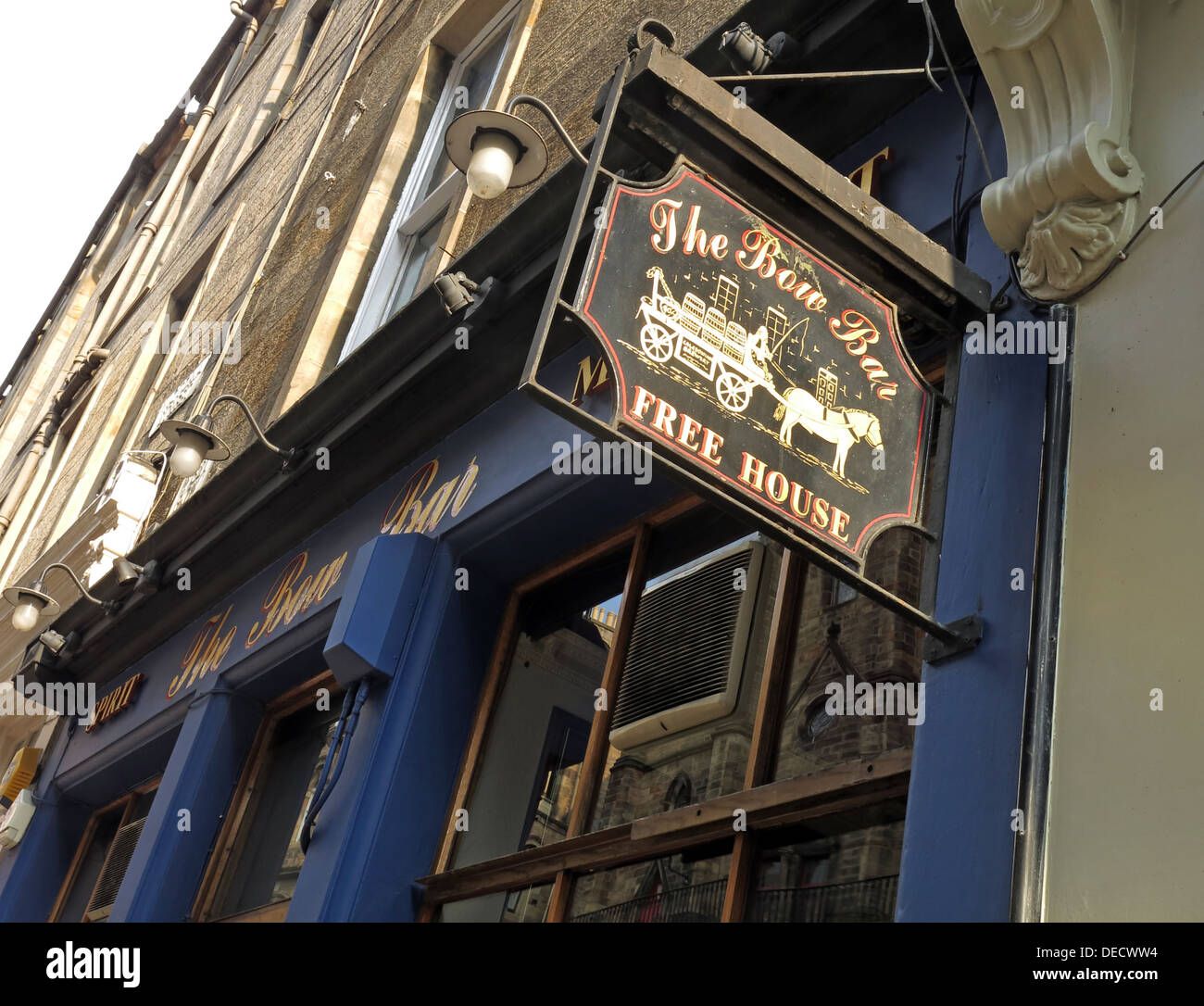 The Bow Bar exterior, Victoria Street, Edinburgh, Scotland, UK Stock Photo