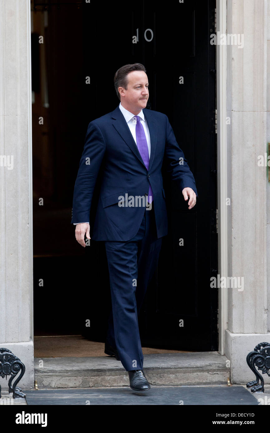 British Prime Minister David Cameron departs 10 Downing Street to give Evidence at the Leveson Inquiry into Press Ethics Stock Photo