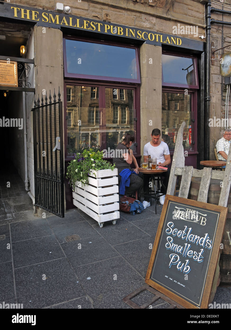 The Smallest Pub in Scotland, Grassmarket, Edinburgh, Scotland, UK Stock Photo
