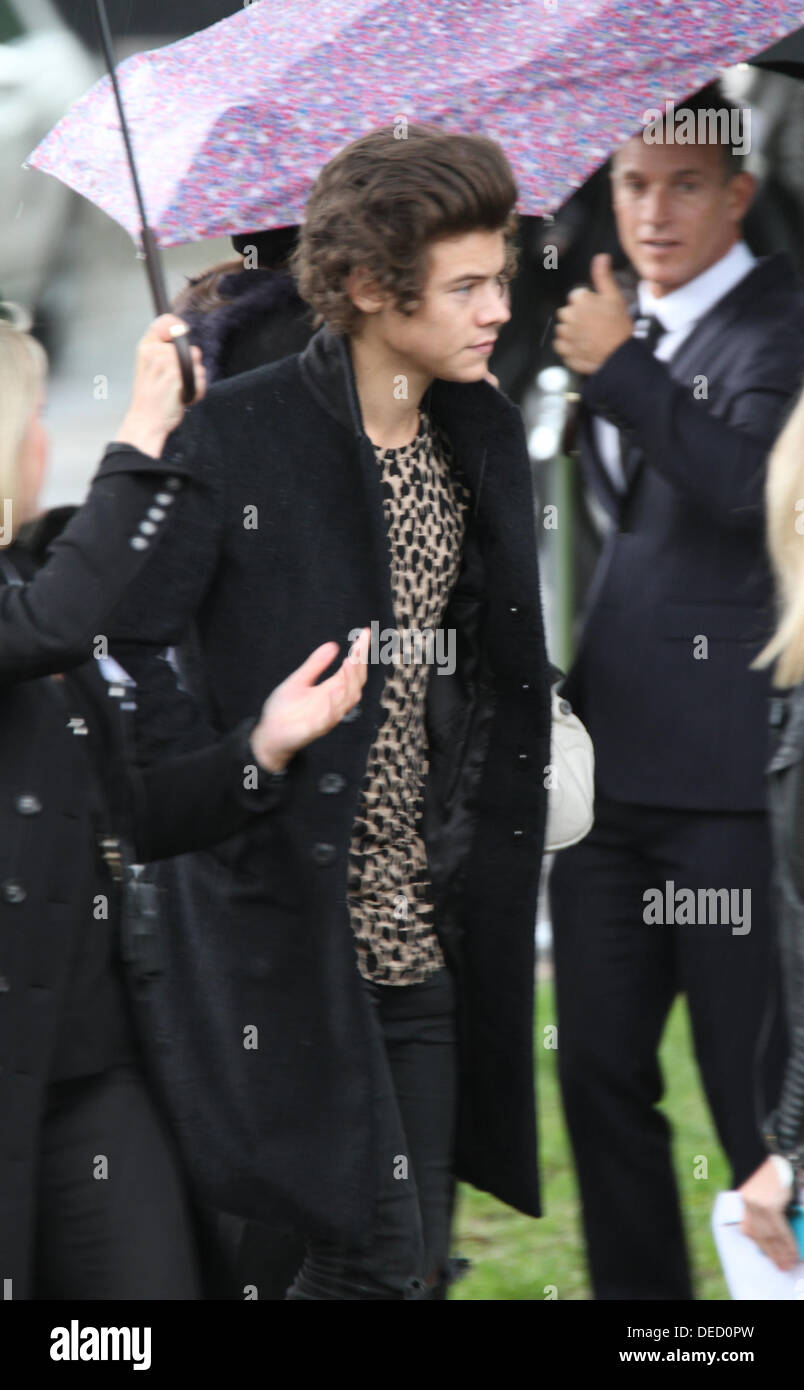 Forpustet bånd hed London, UK, 16th September 2013. Harry Styles seen at the Burberry Prorsum  fashion show for LFW SS14 in London © WFPA/Alamy Live Stock Photo - Alamy