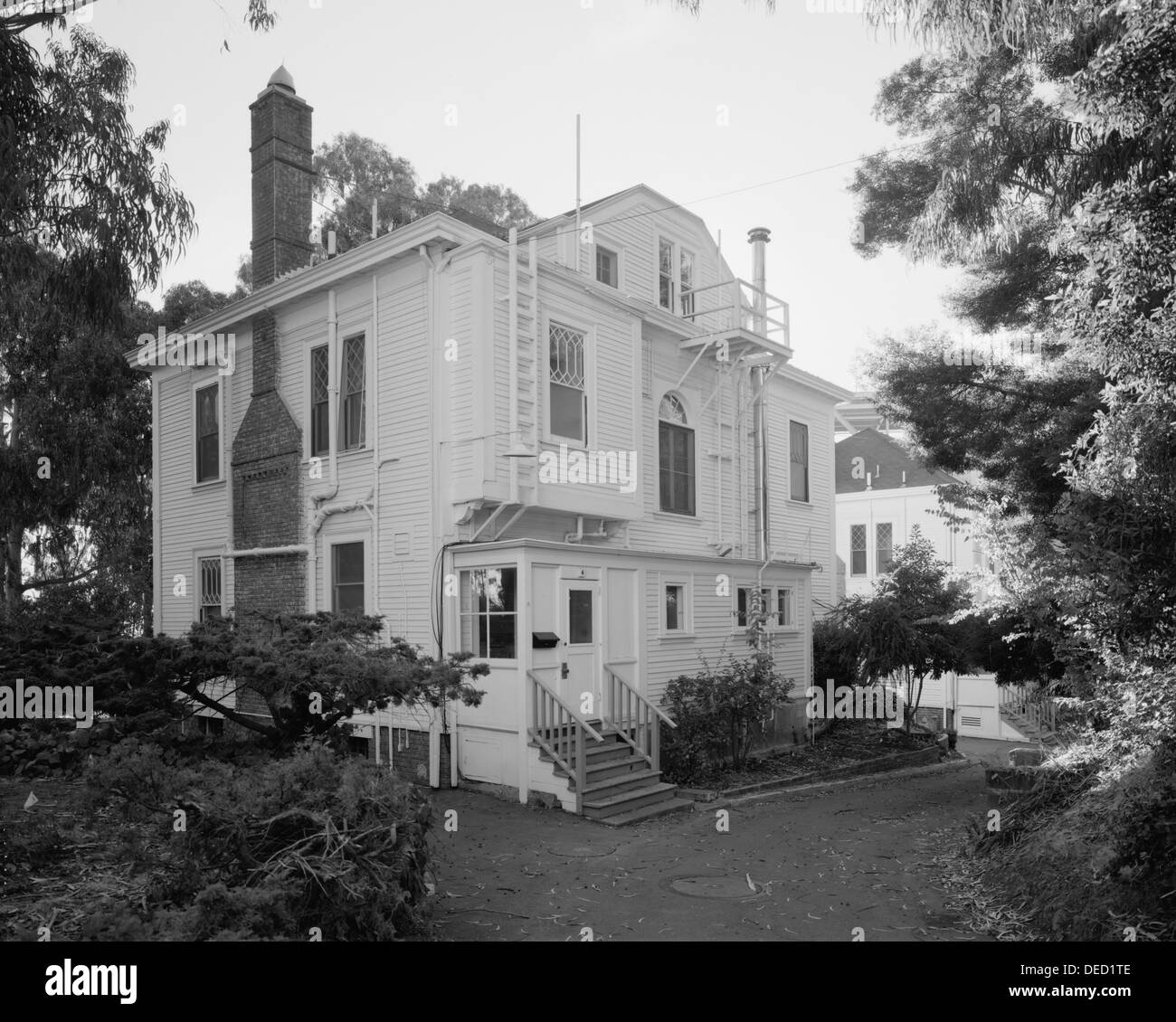 Building 4 in Yerba Buena Island in San Francisco Bay, part of the Senior Officers Quarters Historic District, Yerba Buena Isla Stock Photo