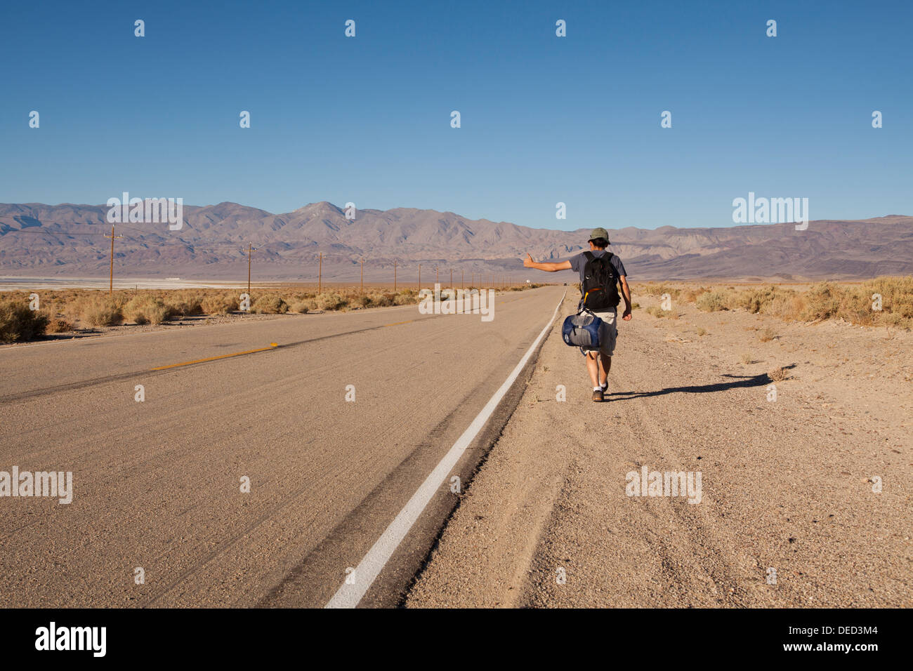 Hitchhiker Man Stock Photos & Hitchhiker Man Stock Images Alamy