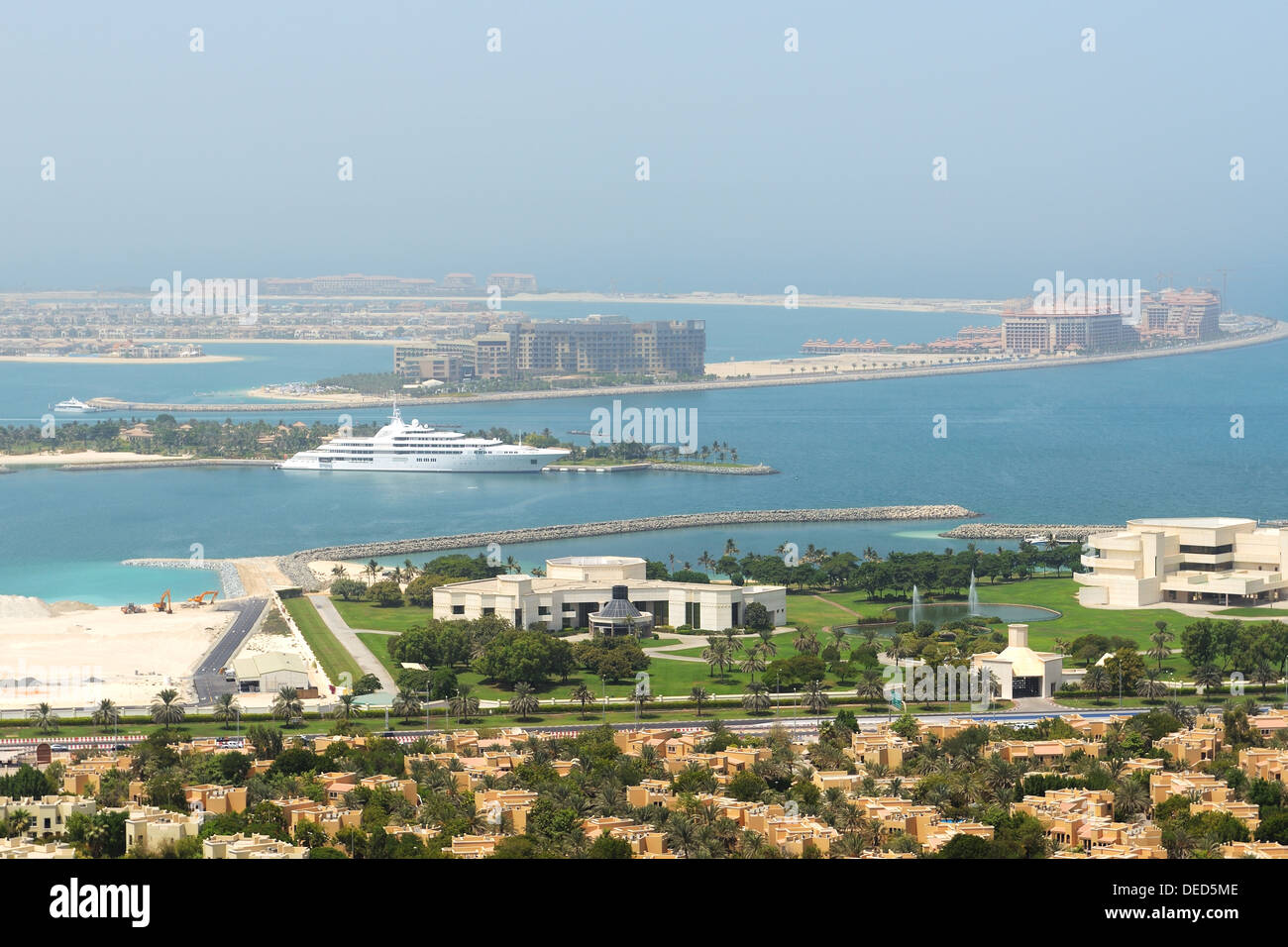 View on Jumeirah Palm manmade island, Dubai, UAE Stock Photo Alamy
