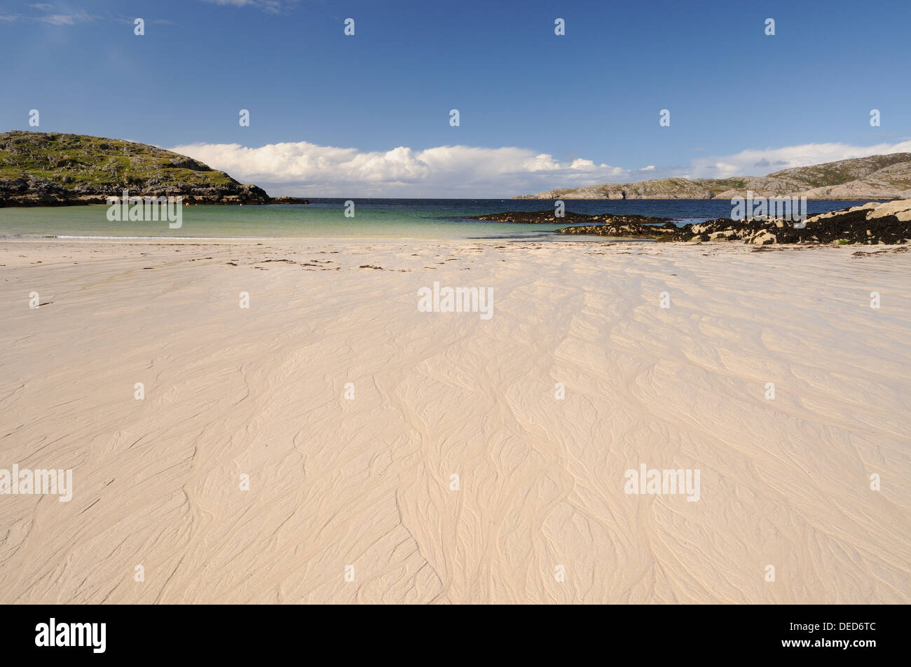 Patterns in the white sands of Achmelvich Beach, Assynt, Sutherland, North West Scotland Stock Photo
