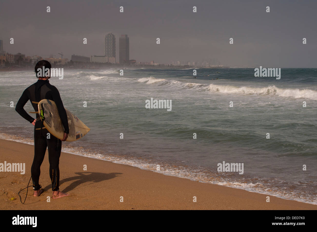 Surfistas en Barcelona, Mar Mediteraneo Stock Photo