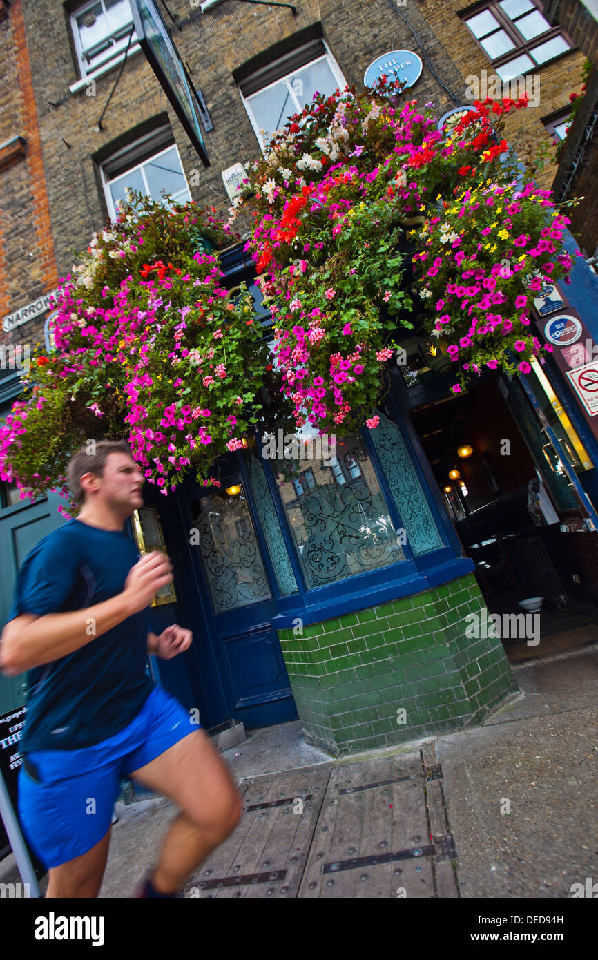 The grapes pub london limehouse hires stock photography and images Alamy