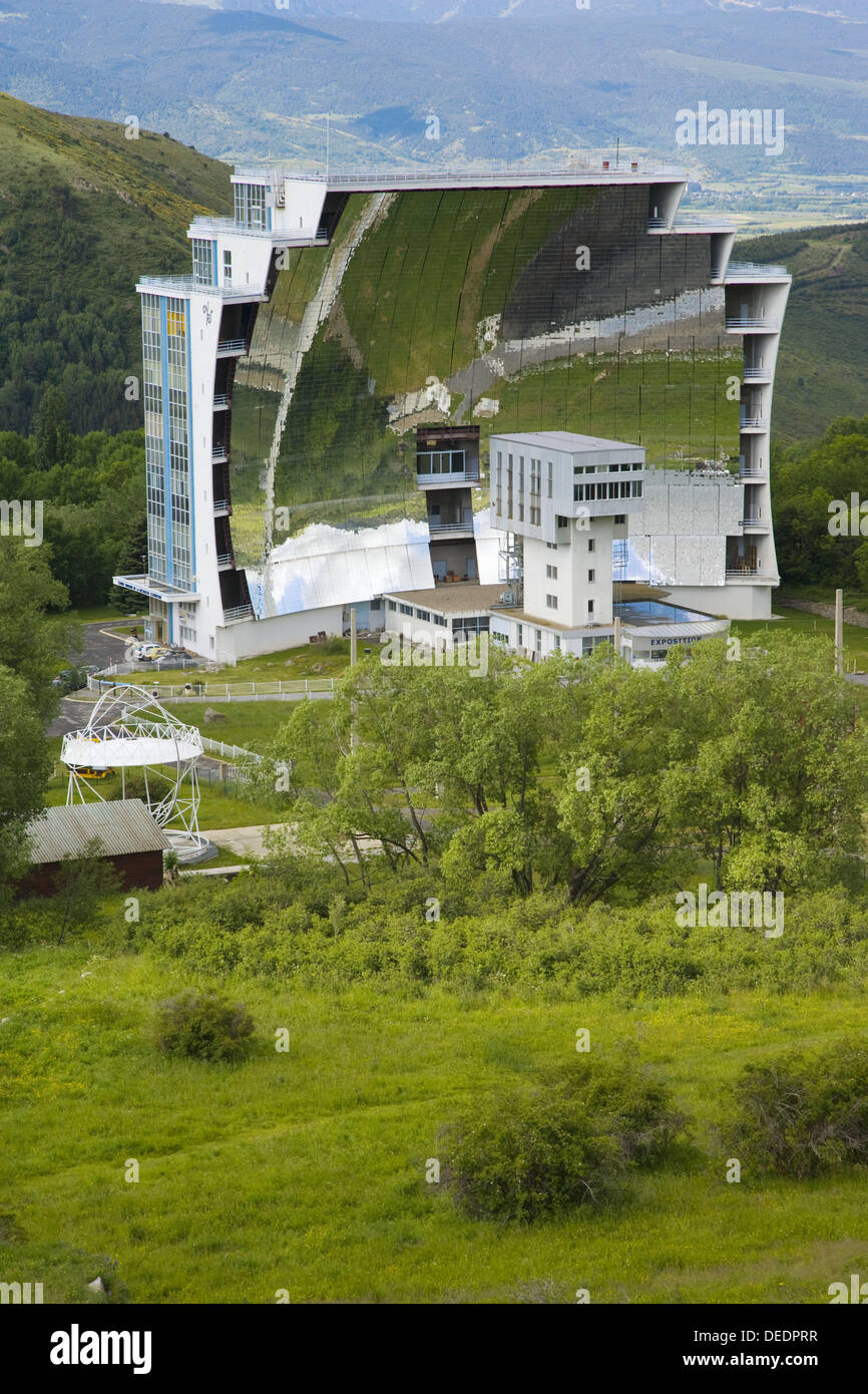 Solar furnace hi-res stock photography and images - Alamy