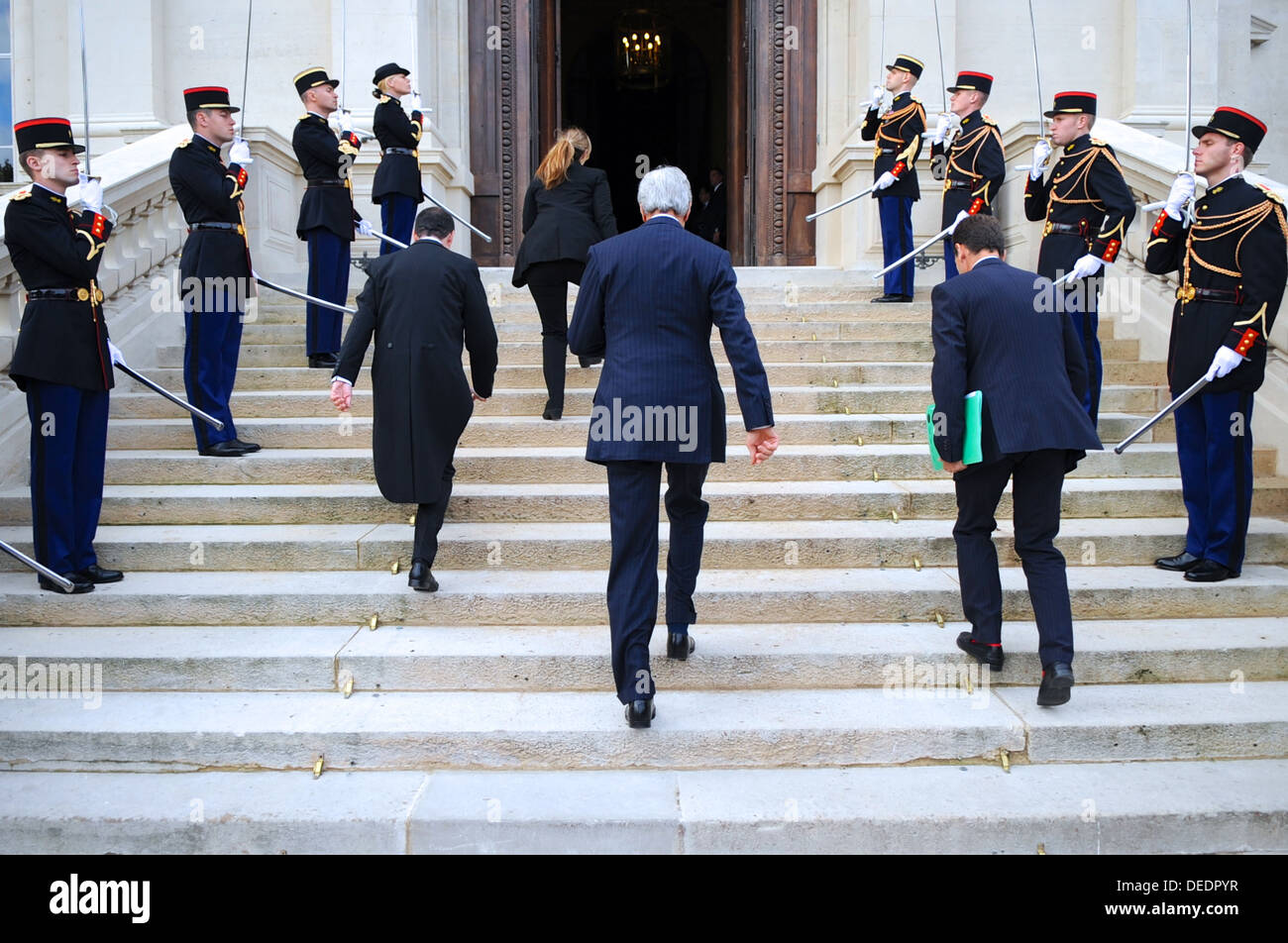 Secretary Kerry Enters French Ministry of Foreign Affairs Stock Photo