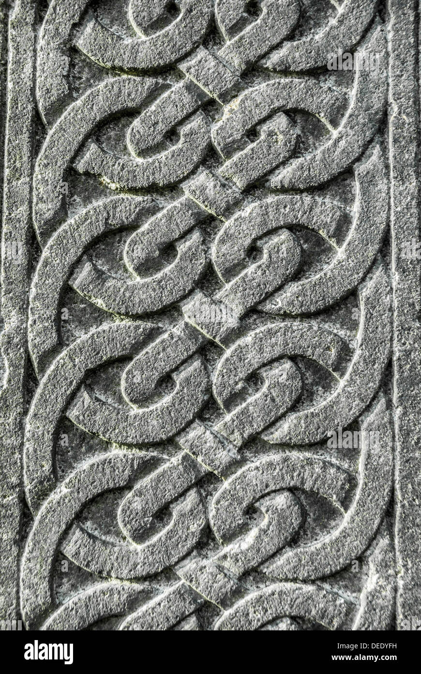 Interlocking Celtic knot carved in stone Stock Photo Alamy