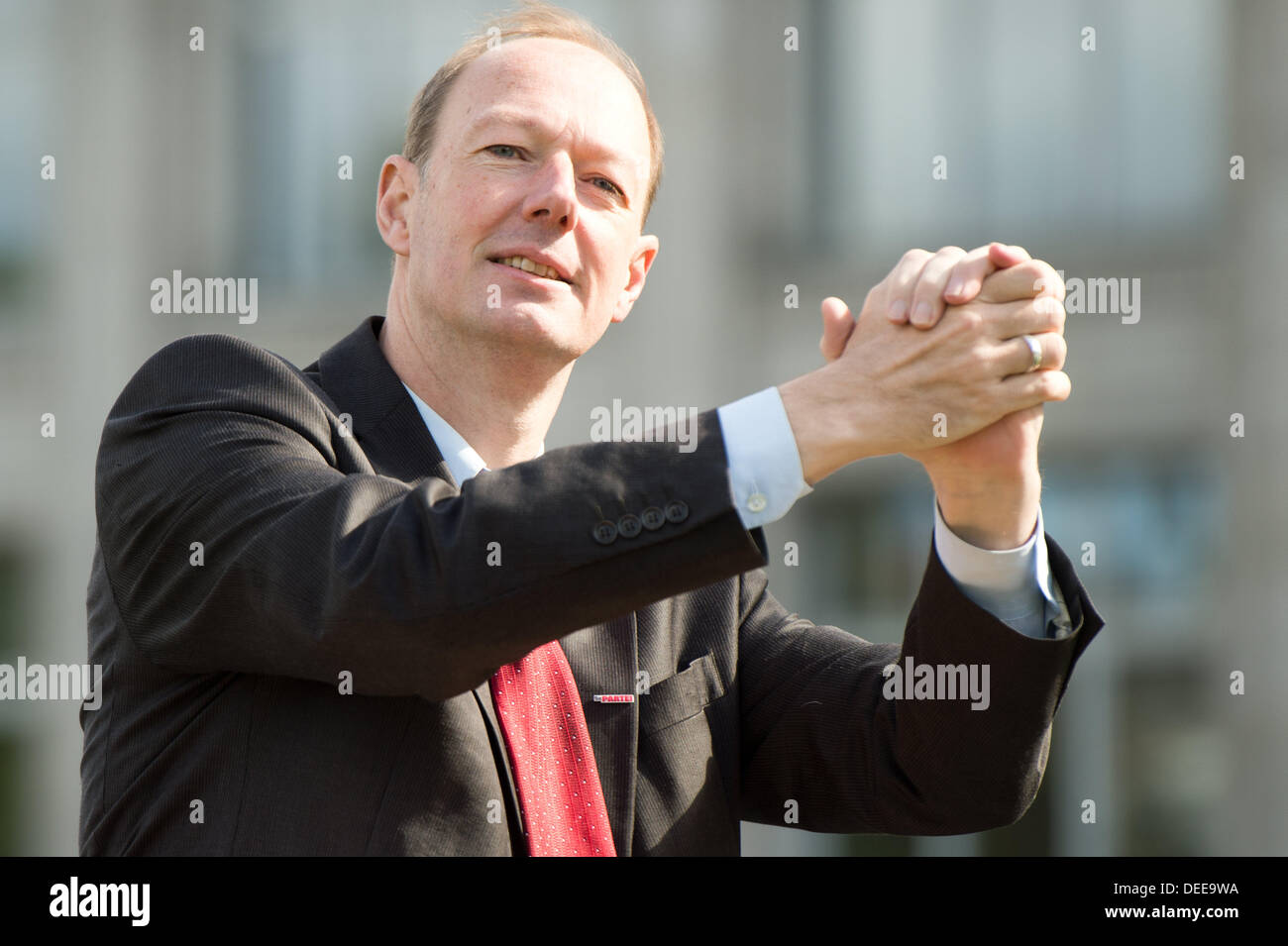 Martin Sonneborn, party leader of Die PARTEI, speaks during a poster campaign of Die PARTEI in Berlin, Germany, 17 September 2013. Photo: MAURIZIO GAMBARINI/dpa Stock Photo