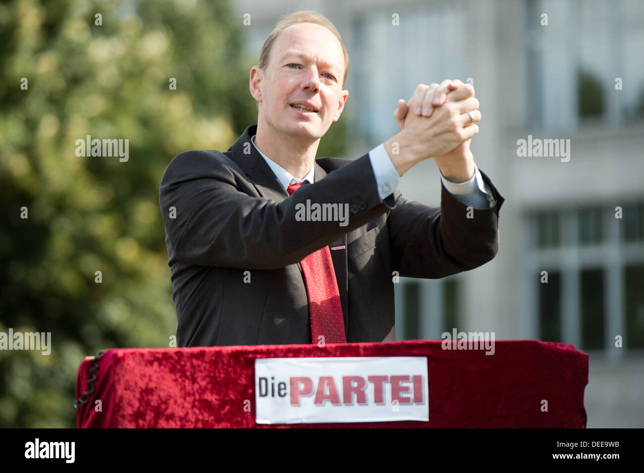 Martin Sonneborn, party leader of Die PARTEI, speaks during a poster campaign of Die PARTEI in Berlin, Germany, 17 September 2013. Photo: MAURIZIO GAMBARINI/dpa Stock Photo