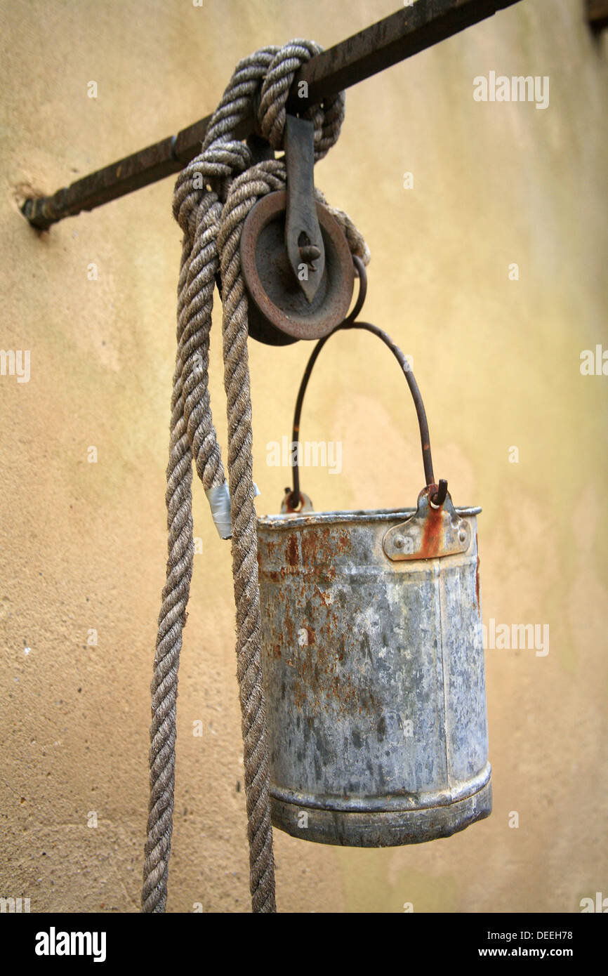 Pulley bucket well hires stock photography and images Alamy