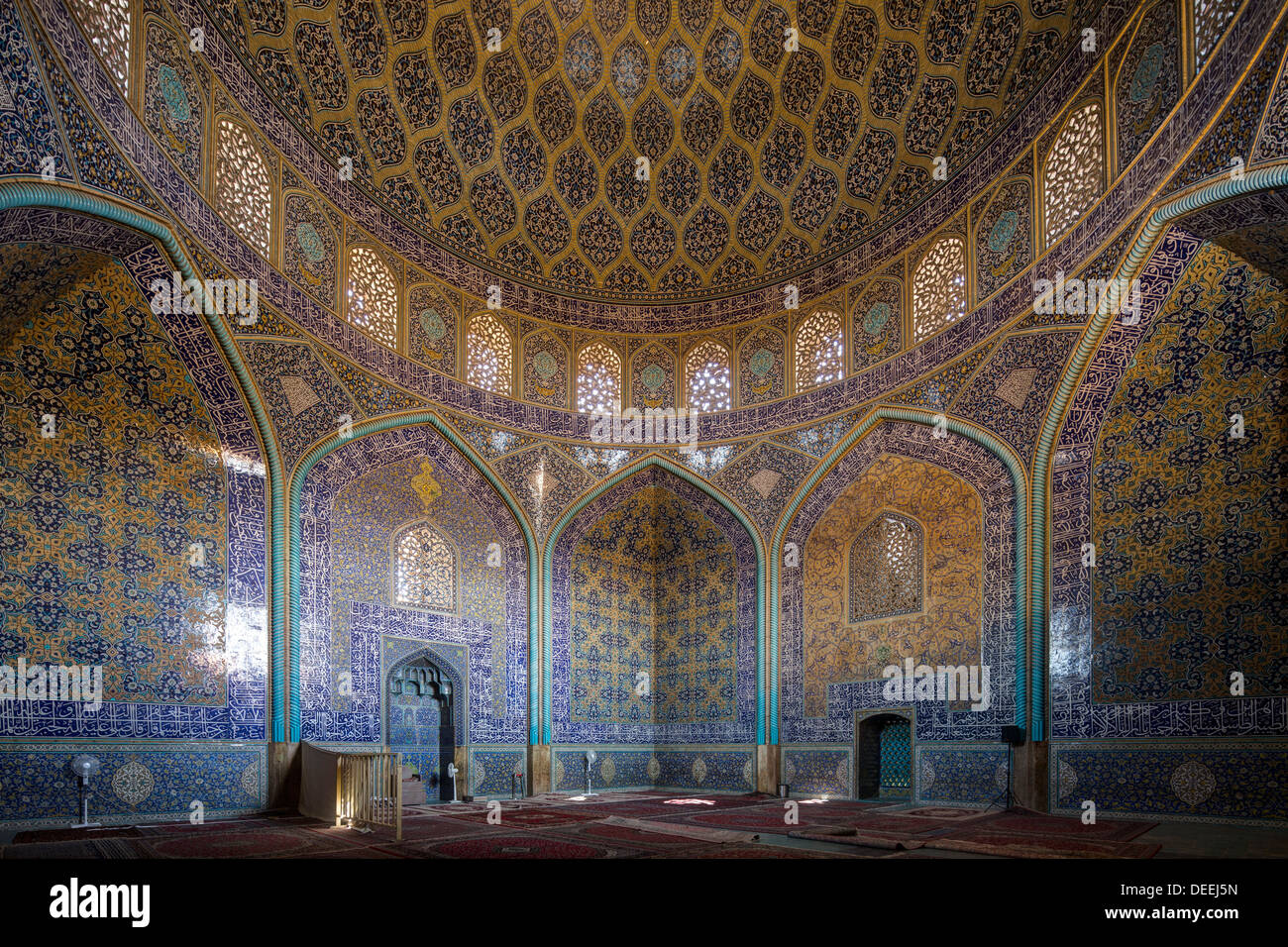 view of interior, Shaikh Lutfallah Mosque, Isfahan, Iran Stock Photo