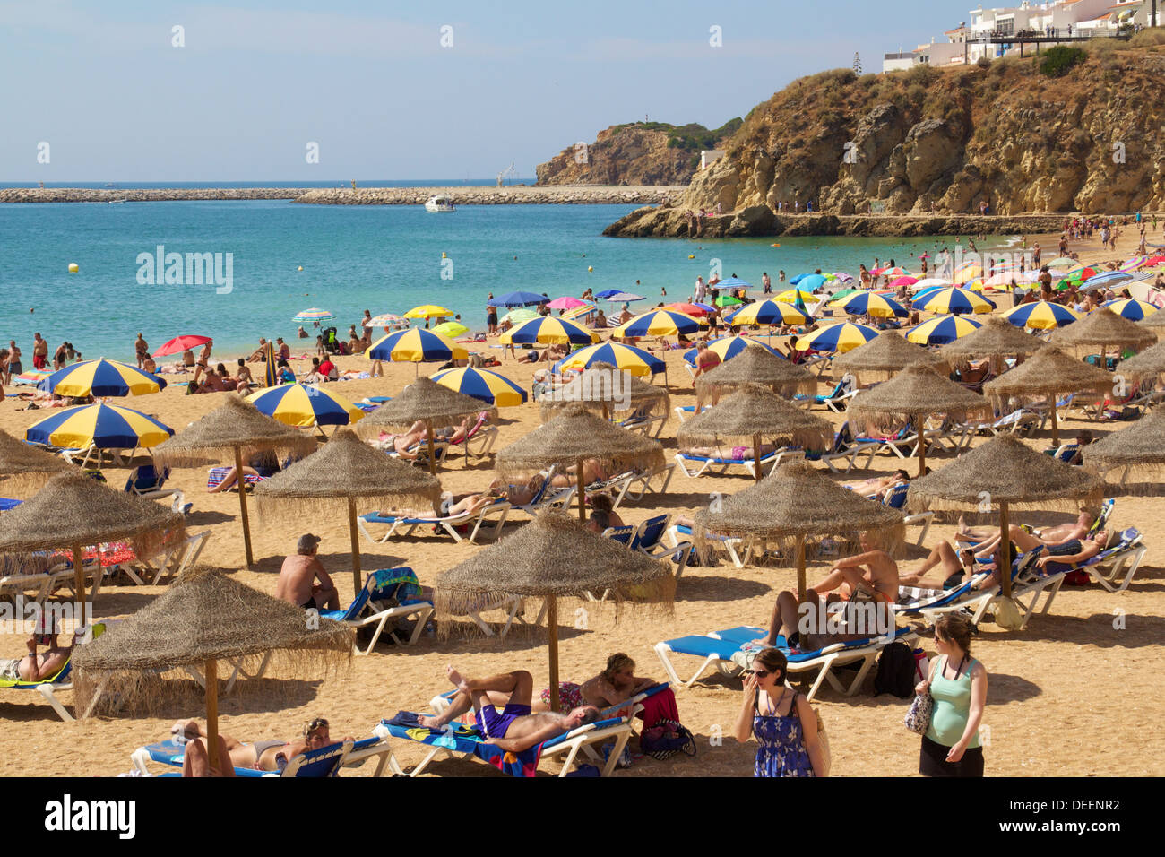Busy beach scene hi-res stock photography and images - Alamy