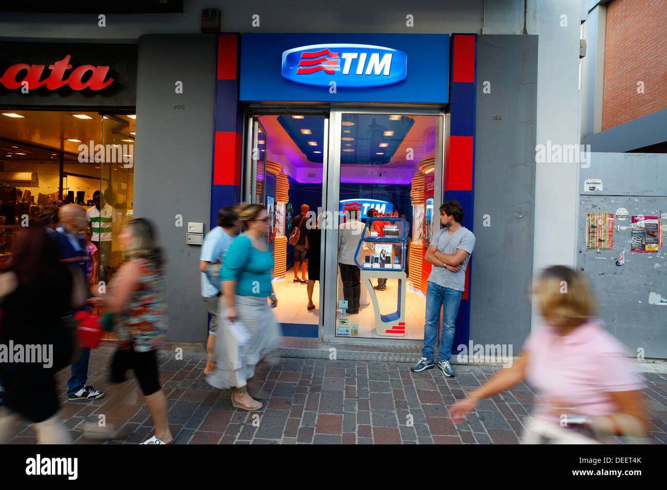 Telecom Italia Mobile (TIM) store in Pescara, Italy Stock Photo - Alamy