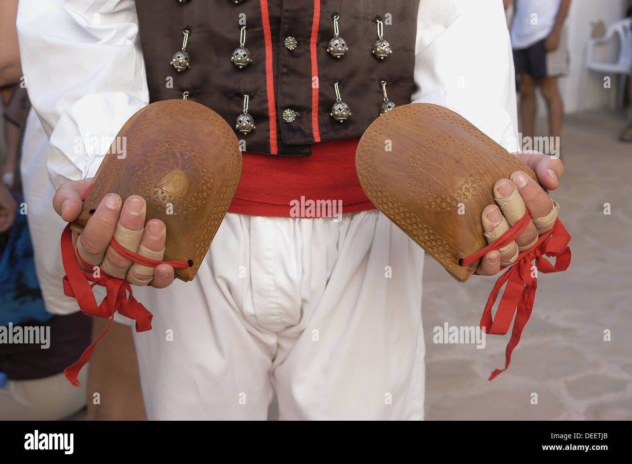 The world´s biggest traditional costumes and folk dances