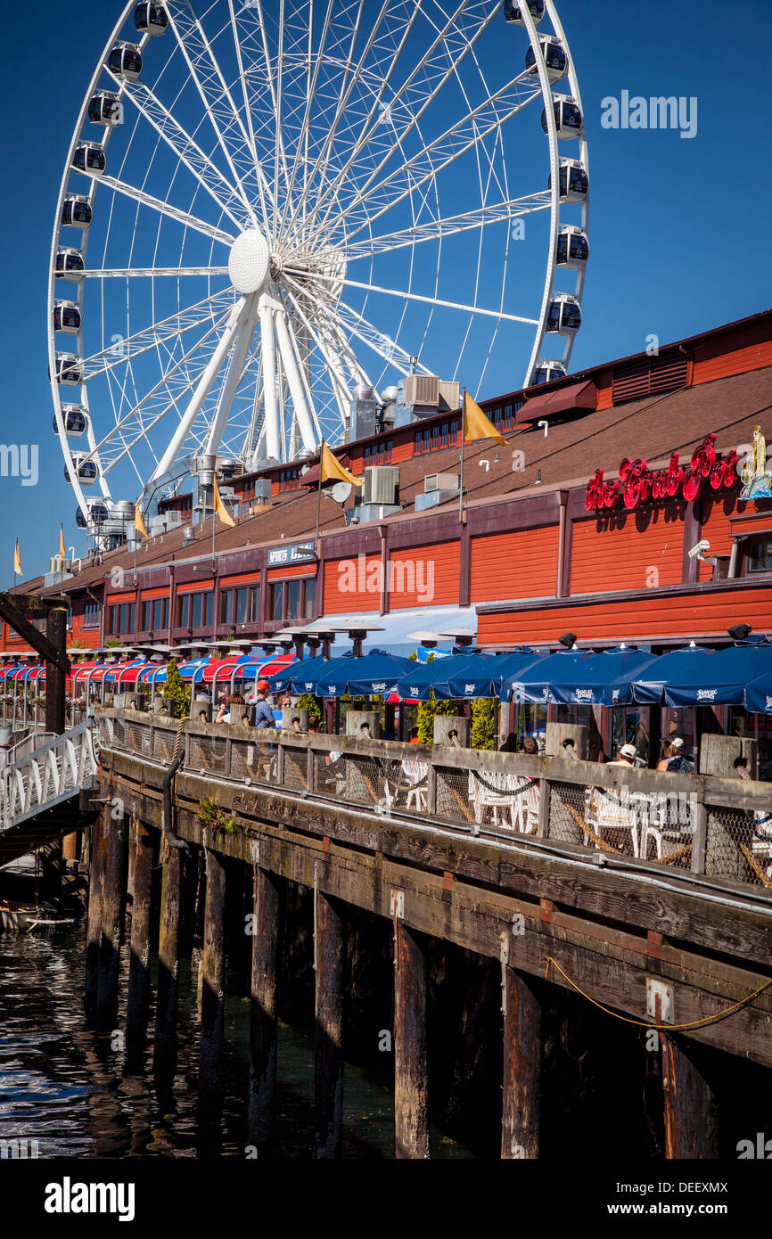 The Seattle Great Wheel along the Wharf in downtown Seattle Washington, USA Stock Photo