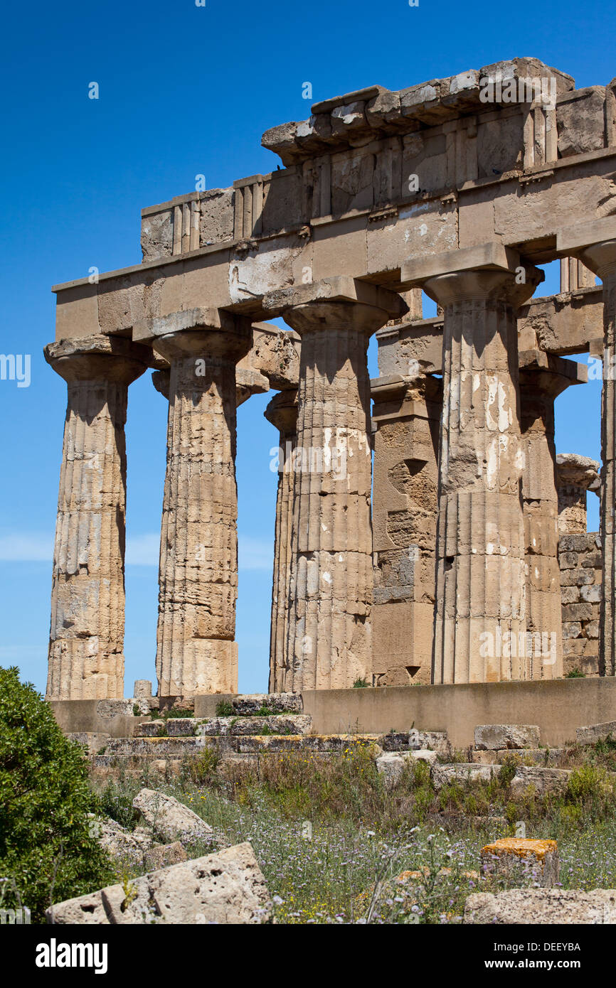 Temple of Hera (Temple E) in Selinunte in the province of Trapani, Sicily Stock Photo