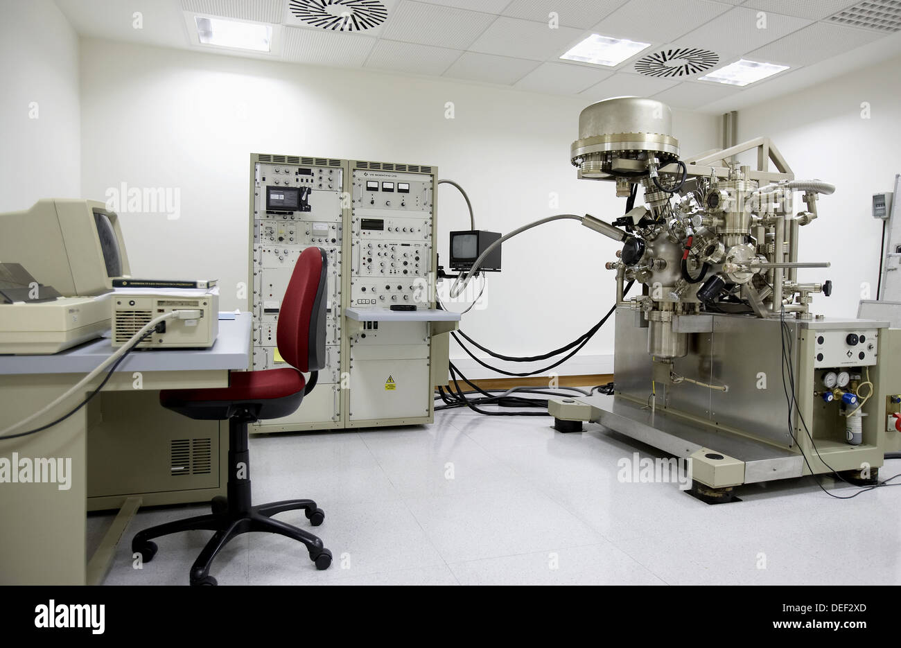 Auger Electron Spectroscopy, AES, VG Scientific ESCAlab 200D Surface