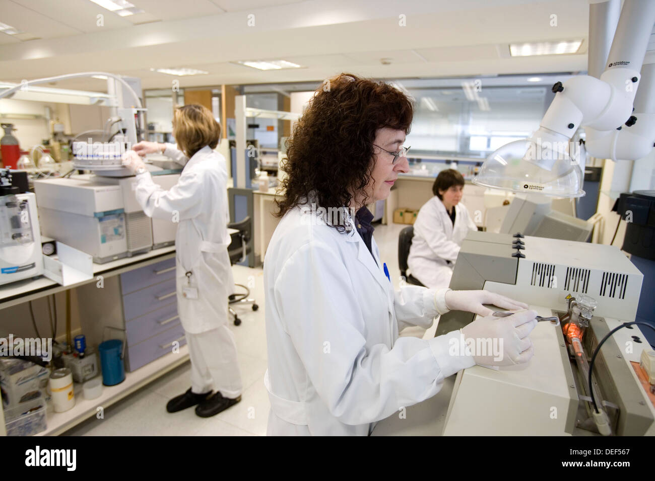 Halogen Analyzer and gas chromatograph with mass spectrometry