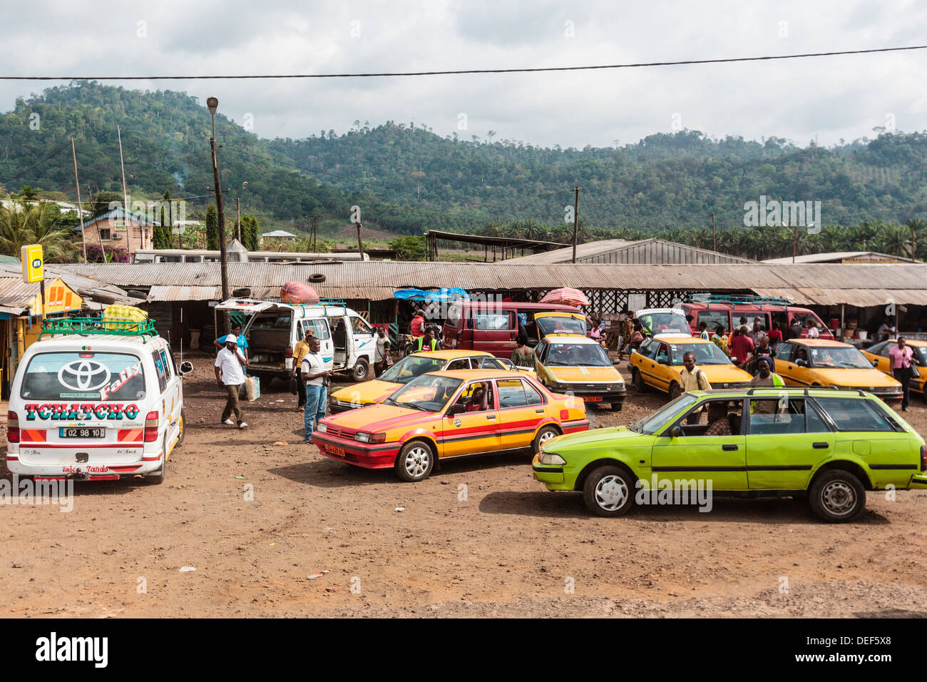 Africa, Cameroon, Limbe. Traffic at local market Stock Photo Alamy