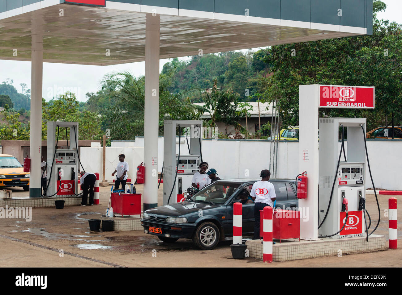 Africa cameroon limbe people working hires stock photography and images Alamy