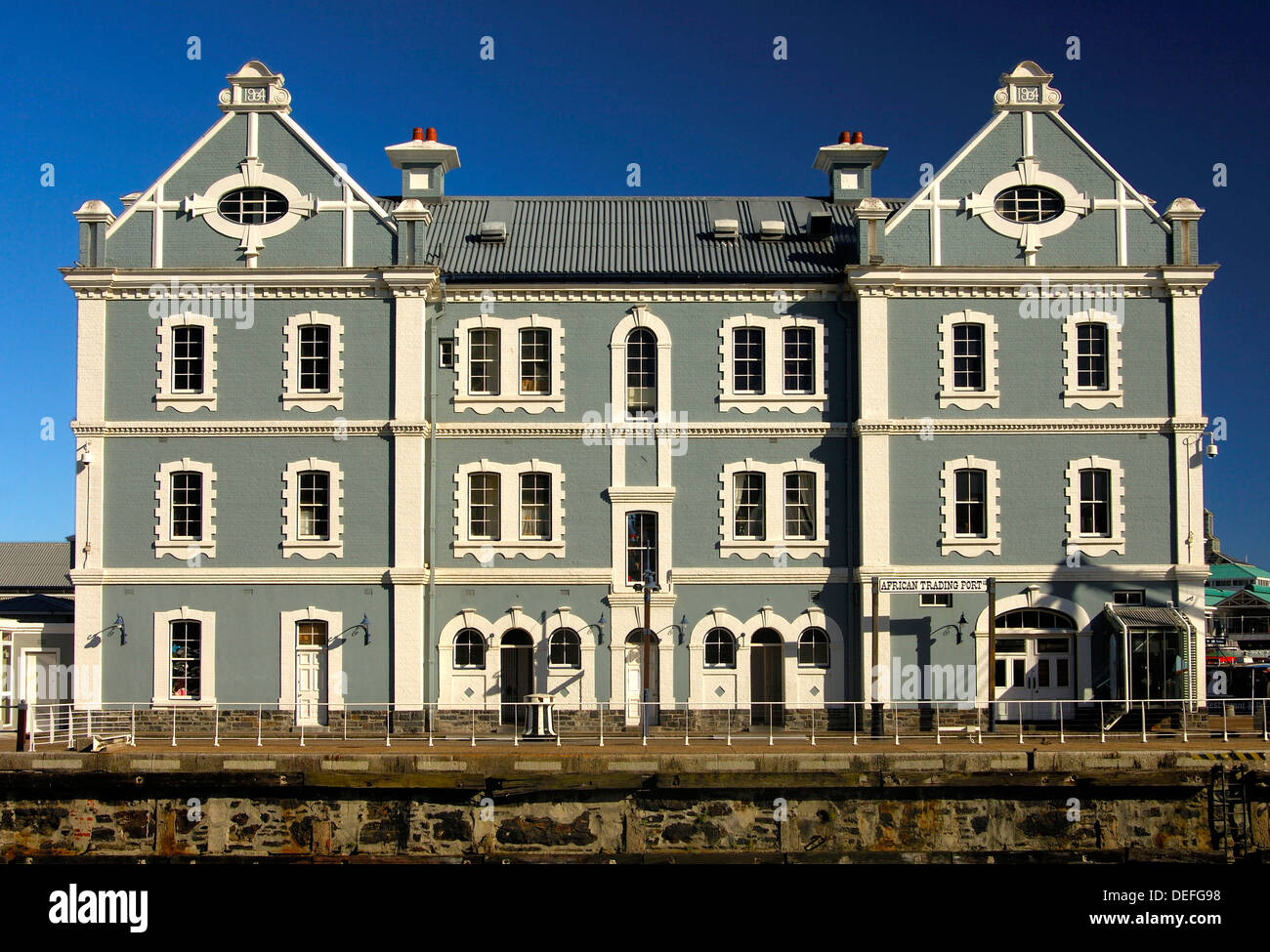 African trading post hi-res stock photography and images - Alamy