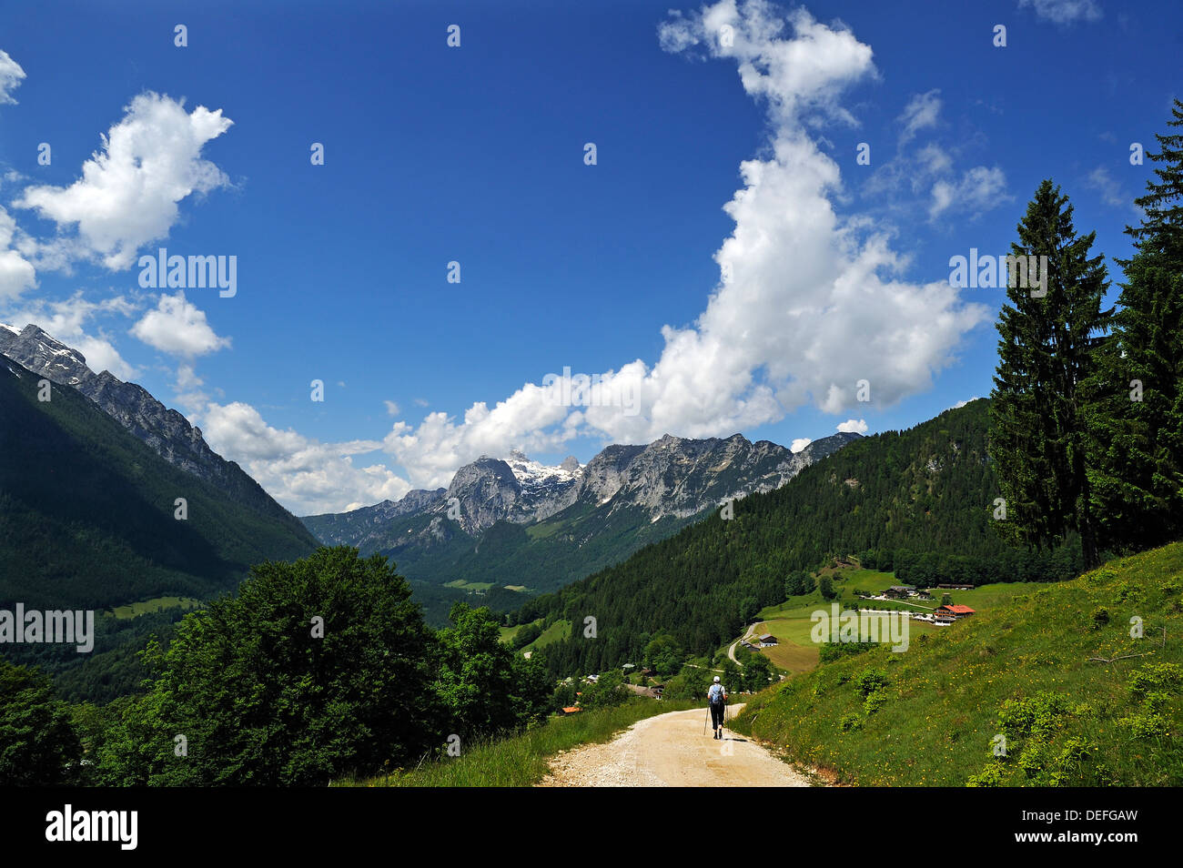 Ramsau berchtesgaden hiking person hi-res stock photography and images ...