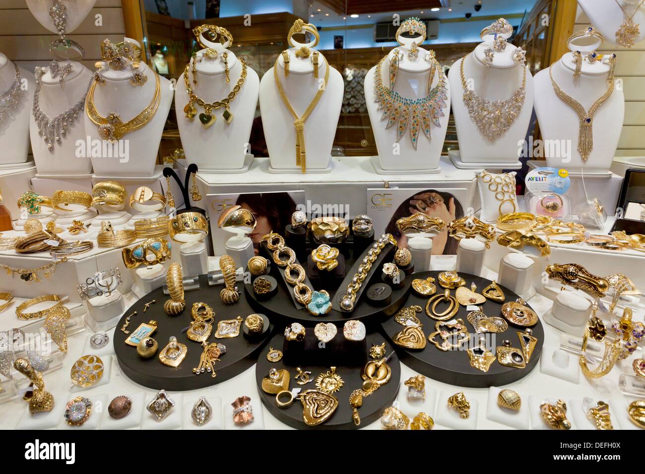 Closeup display of jewelry at the gold shops in the Blue Souq of Sharjah,  UAE Stock Photo - Alamy