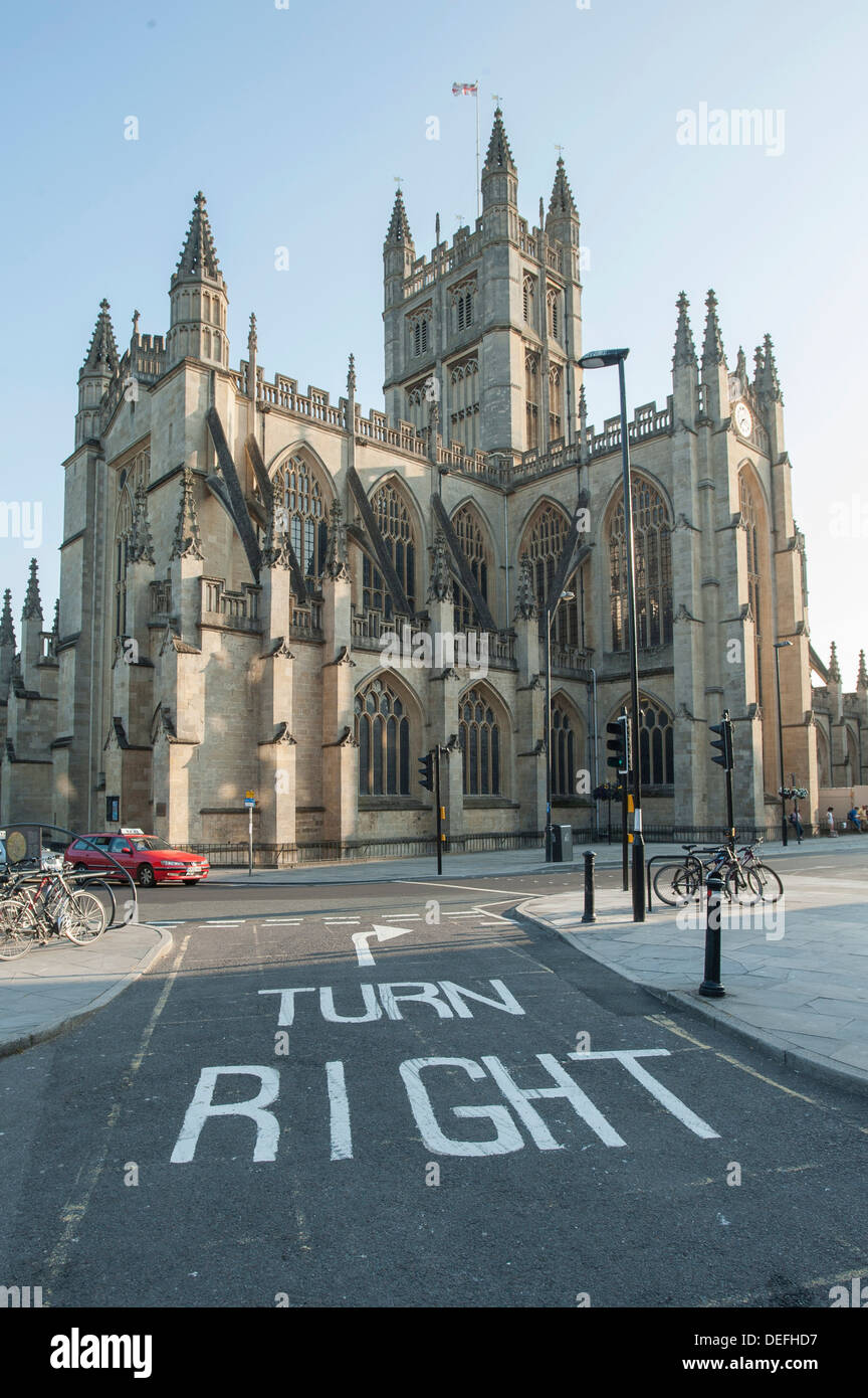Bath Abbey, 'turn right' road marking at the front, Bath, England, United Kingdom Stock Photo
