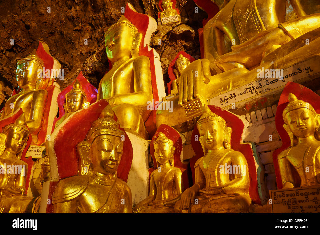 Statues of the Buddha, Shwe Oo Min natural Buddhist cave pagoda, Pindaya, Shan State, Myanmar (Burma), Asia Stock Photo