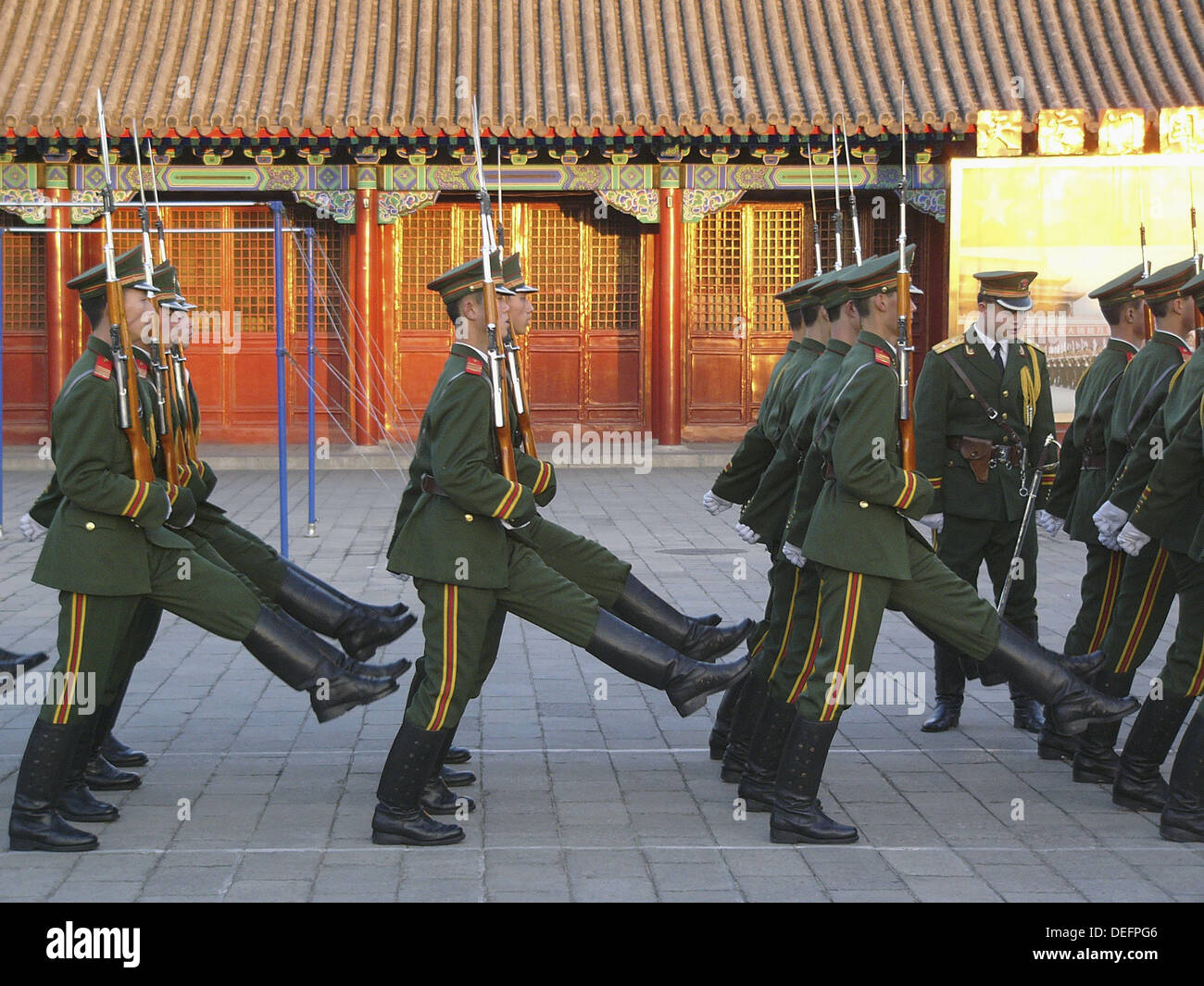 Red army soldiers hi-res stock photography and images - Alamy