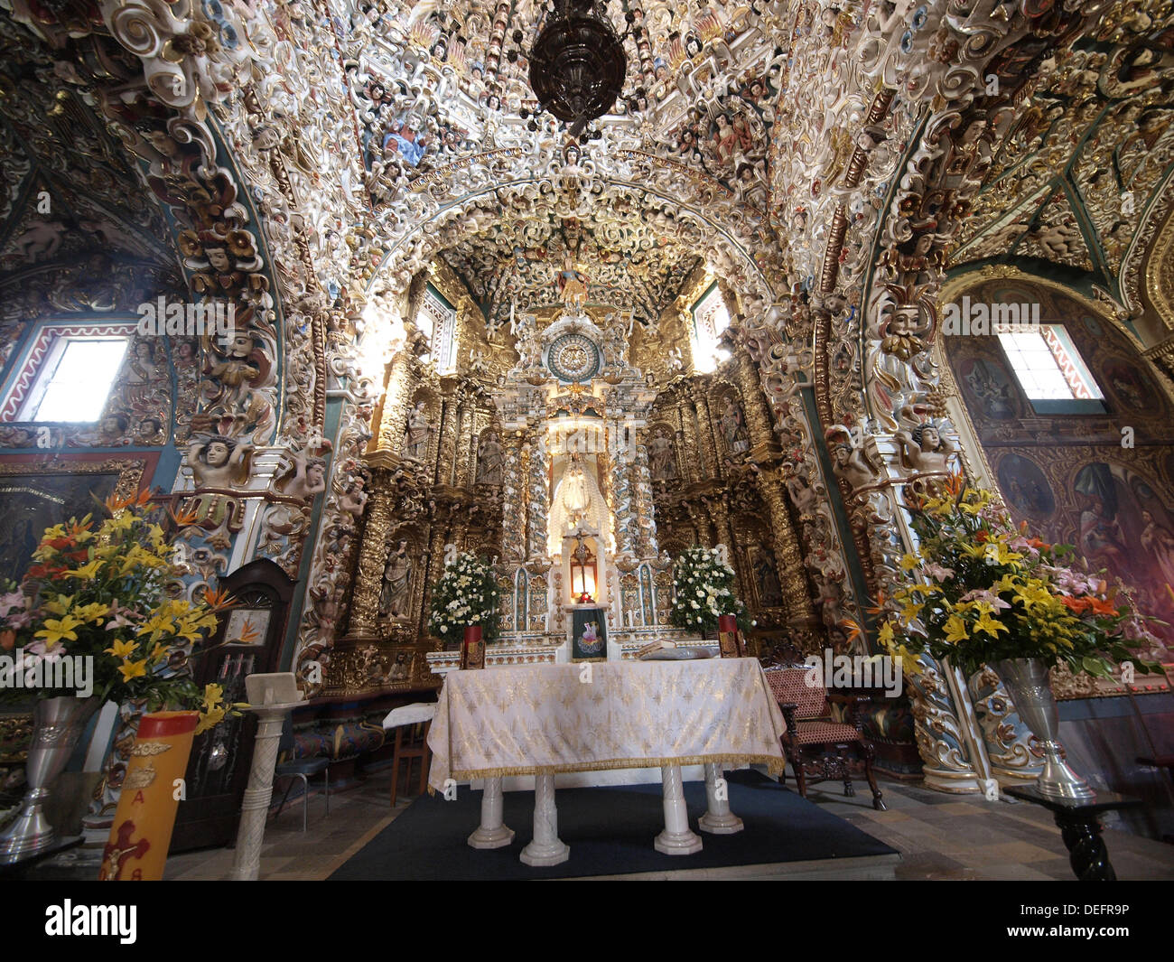Templo Barroco de Santa Maria Tonantzintla. México Stock Photo - Alamy