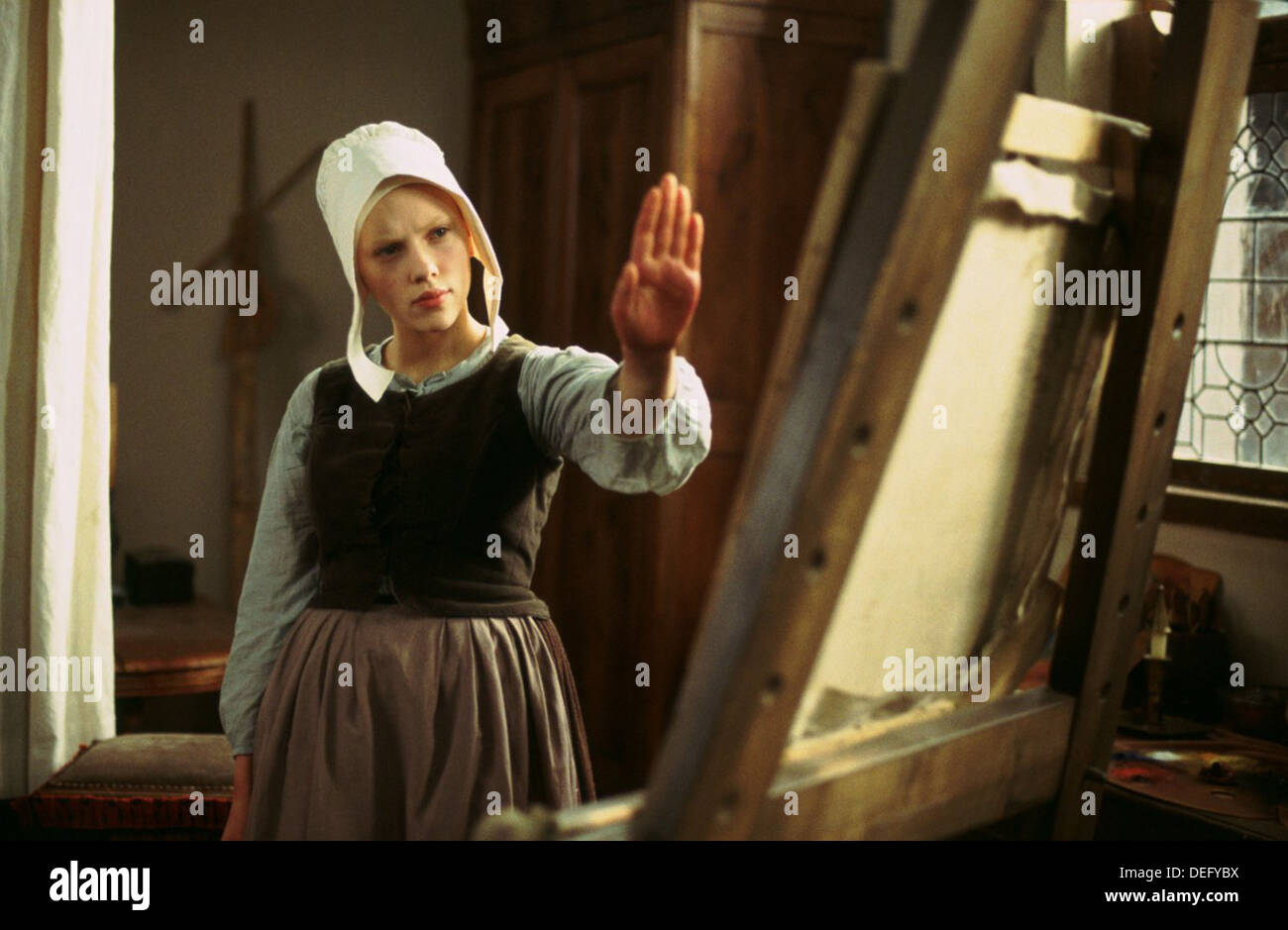 GIRL WITH A PEARL EARRING (2003) SCARLETT JOHANSSON PETER WEBBER (DIR) 006 MOVIESTORE COLLECTION LTD Stock Photo