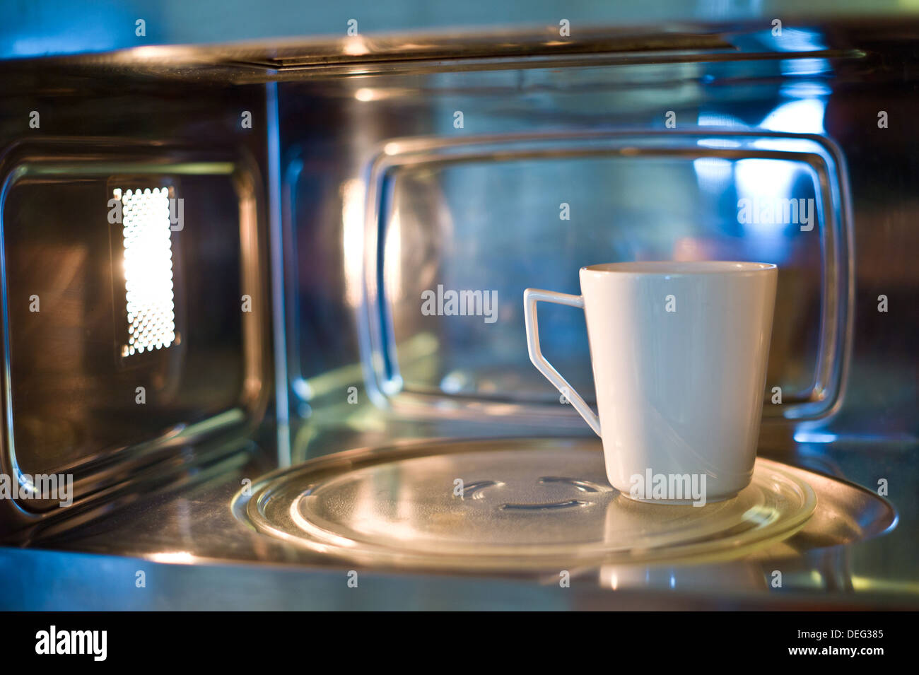 Microwave cooker hires stock photography and images Alamy