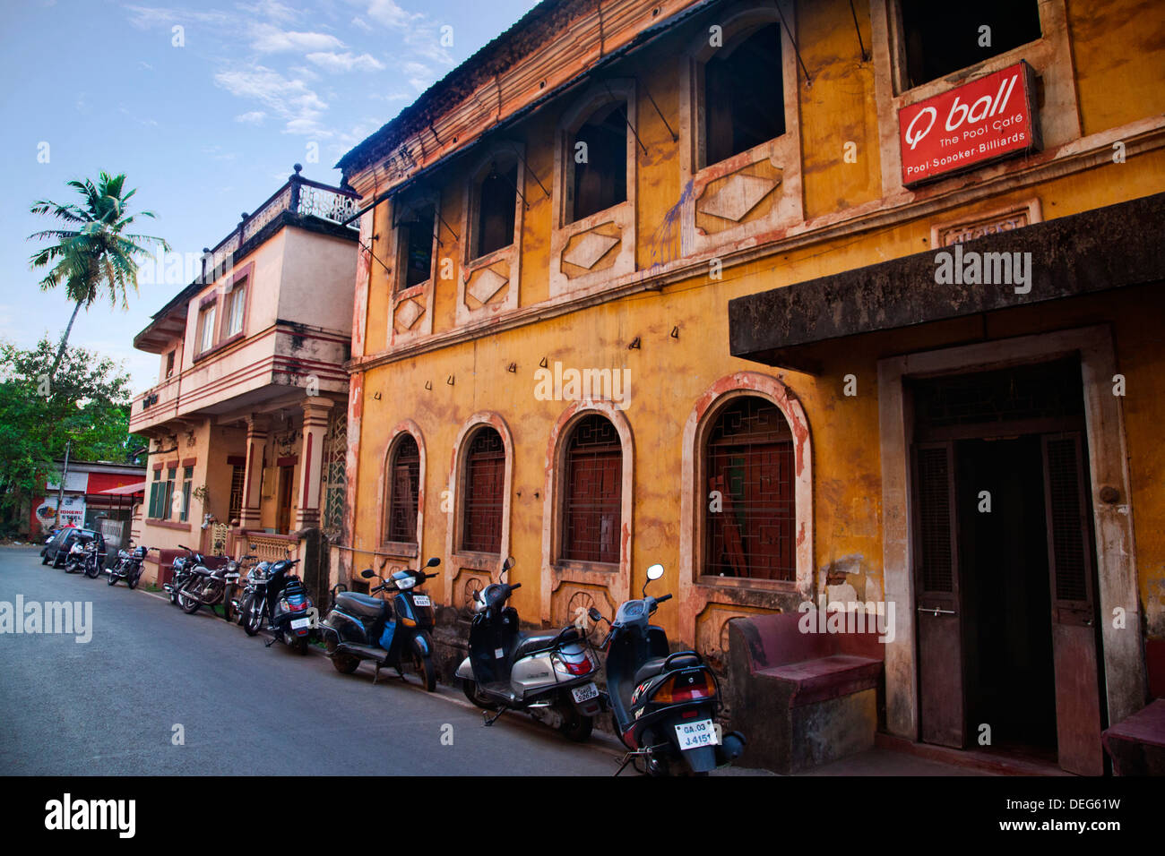 Vehicles parked outside a building, Q Ball Pool Snooker, Mapusa, North Goa, Goa, India Stock Photo