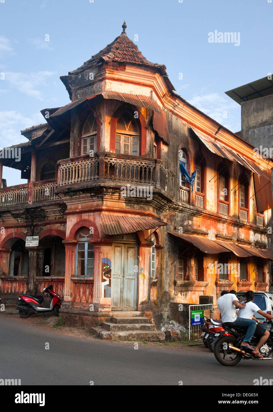 Old building in the city, Goa, India Stock Photo - Alamy