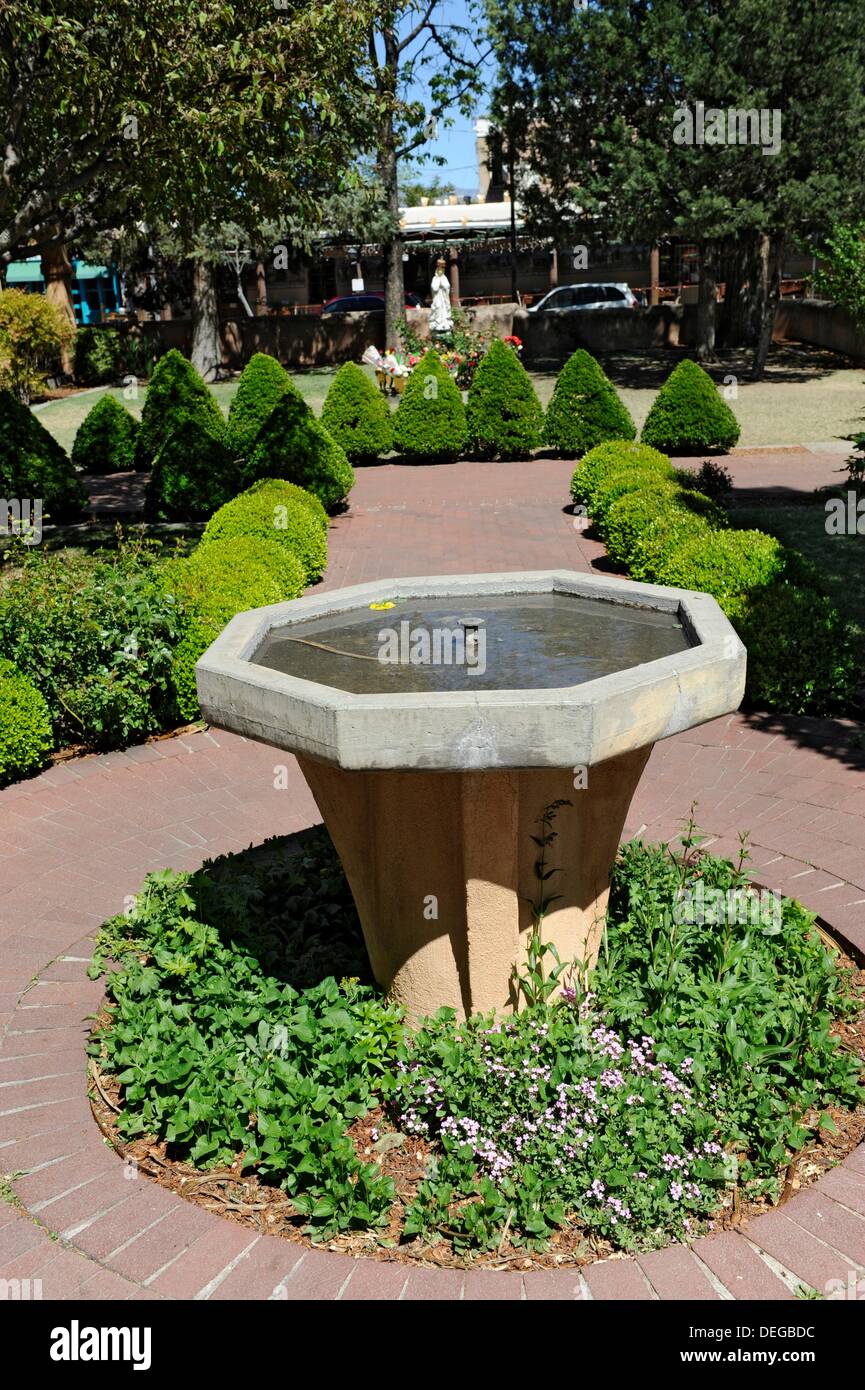 Shopping in old town albuquerque hires stock photography and images