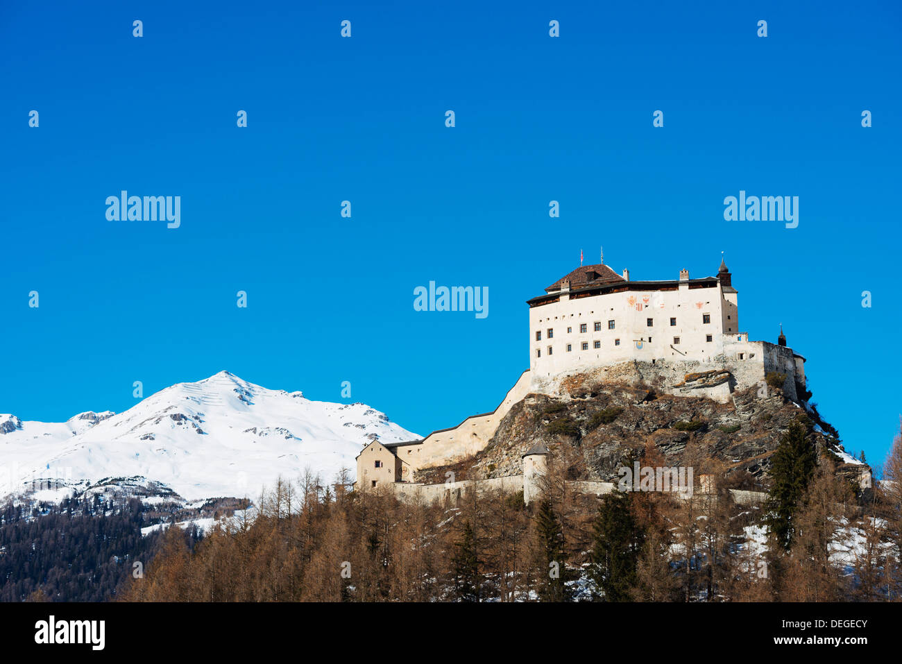 Scuol Castle (Schloss Tarasp), Scuol-Tarasp, Graubunden, Swiss Alps, Switzerland, Europe Stock Photo