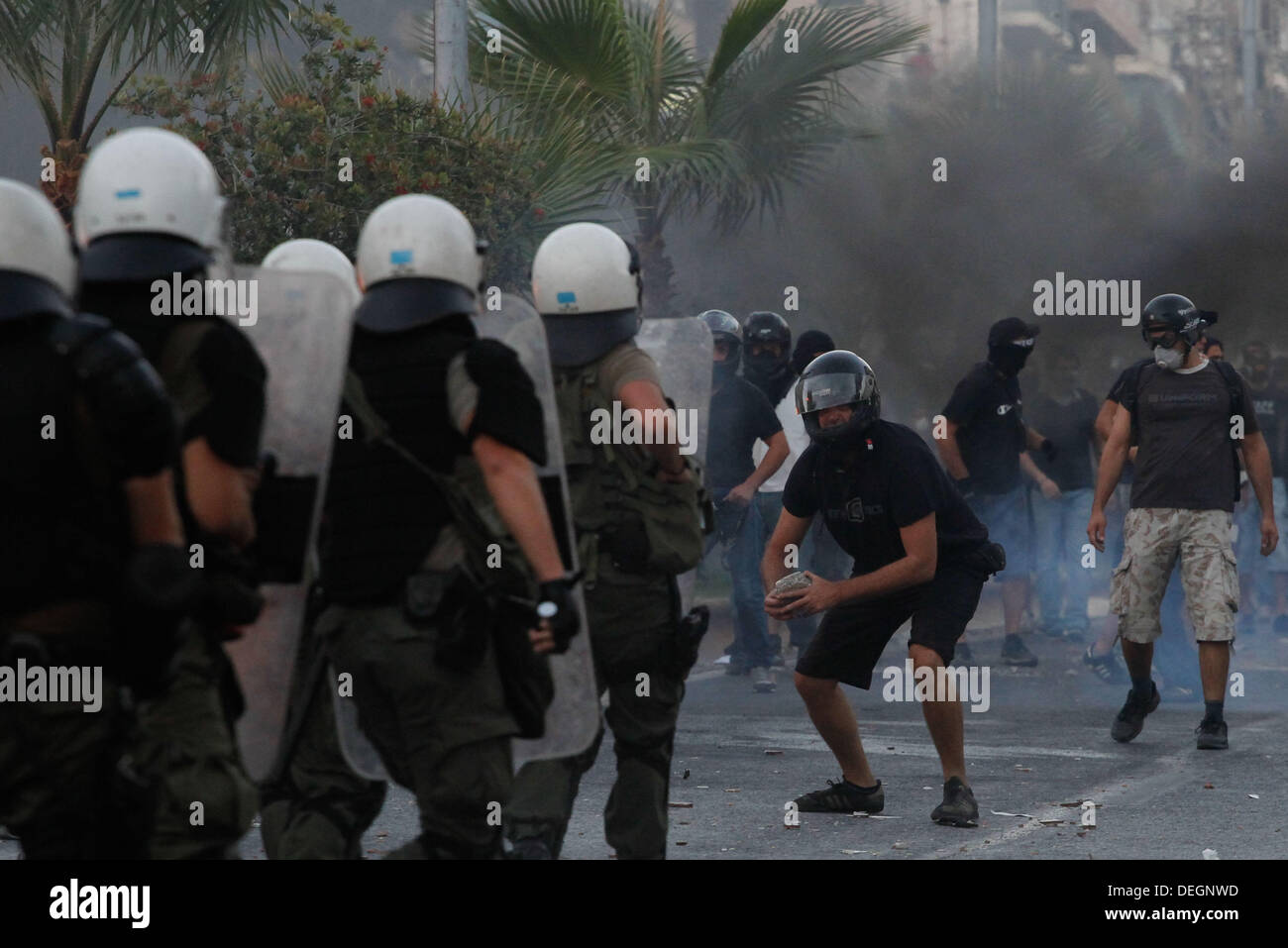 Keratsini, Athens, Greece. 18th Sep, 2013. Protesters clash with Riot ...